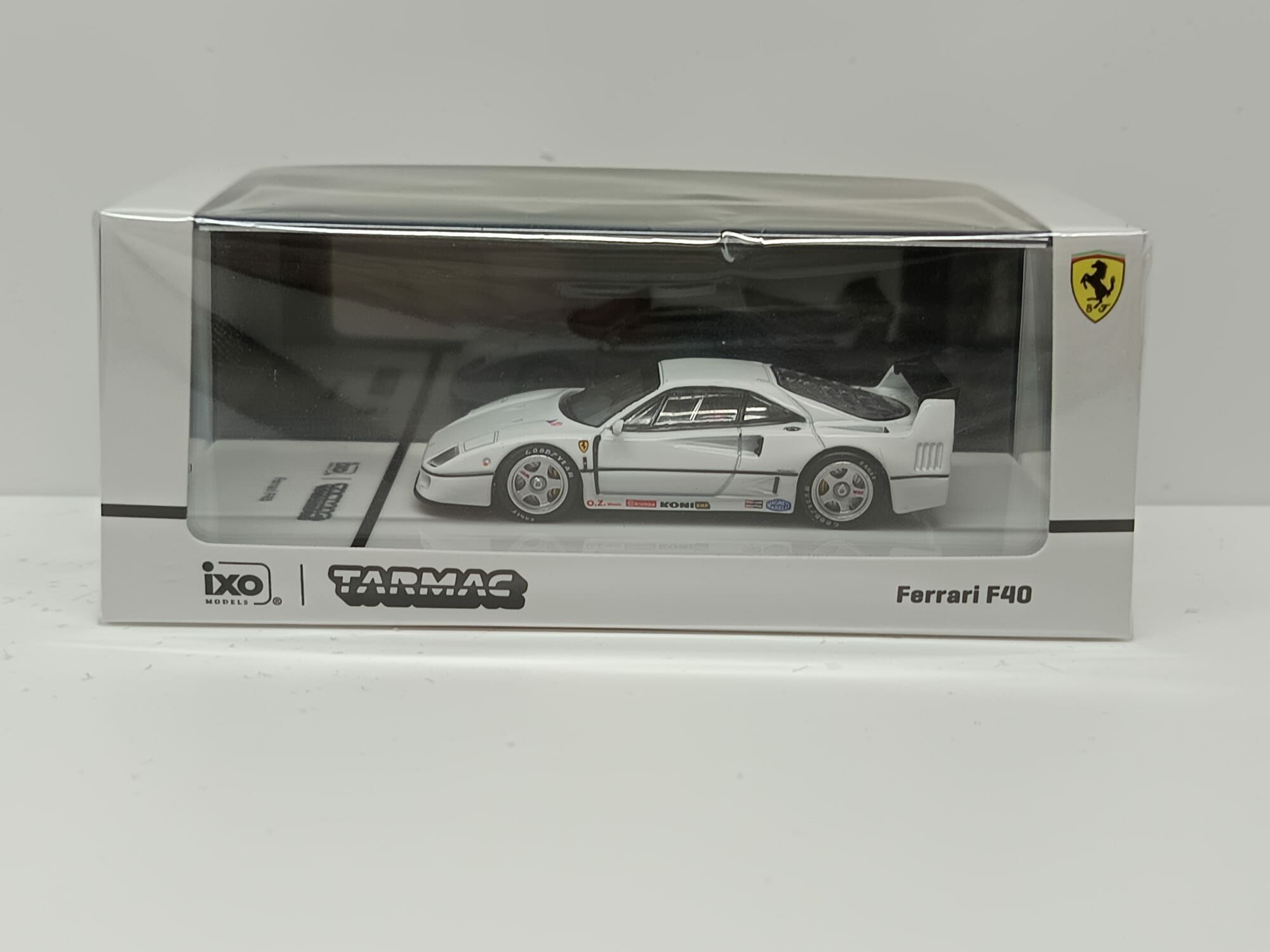 TARMAC FERRARI F40 WHITE
