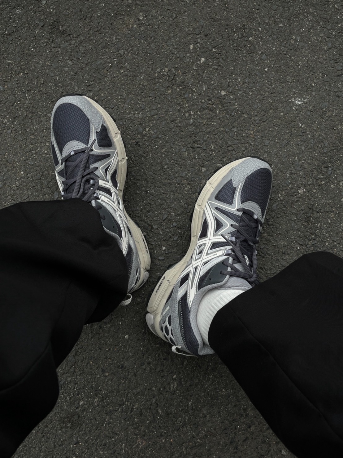 ASICS GEL-KAHANA 8 黑灰棕（1011B109-031）