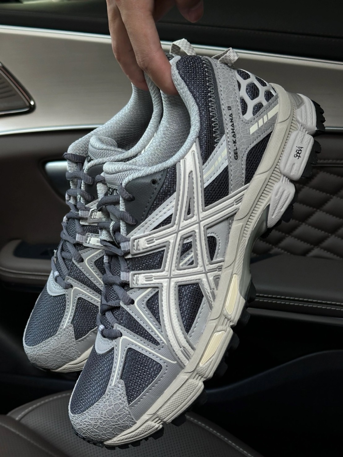 ASICS GEL-KAHANA 8 黑灰棕（1011B109-031）