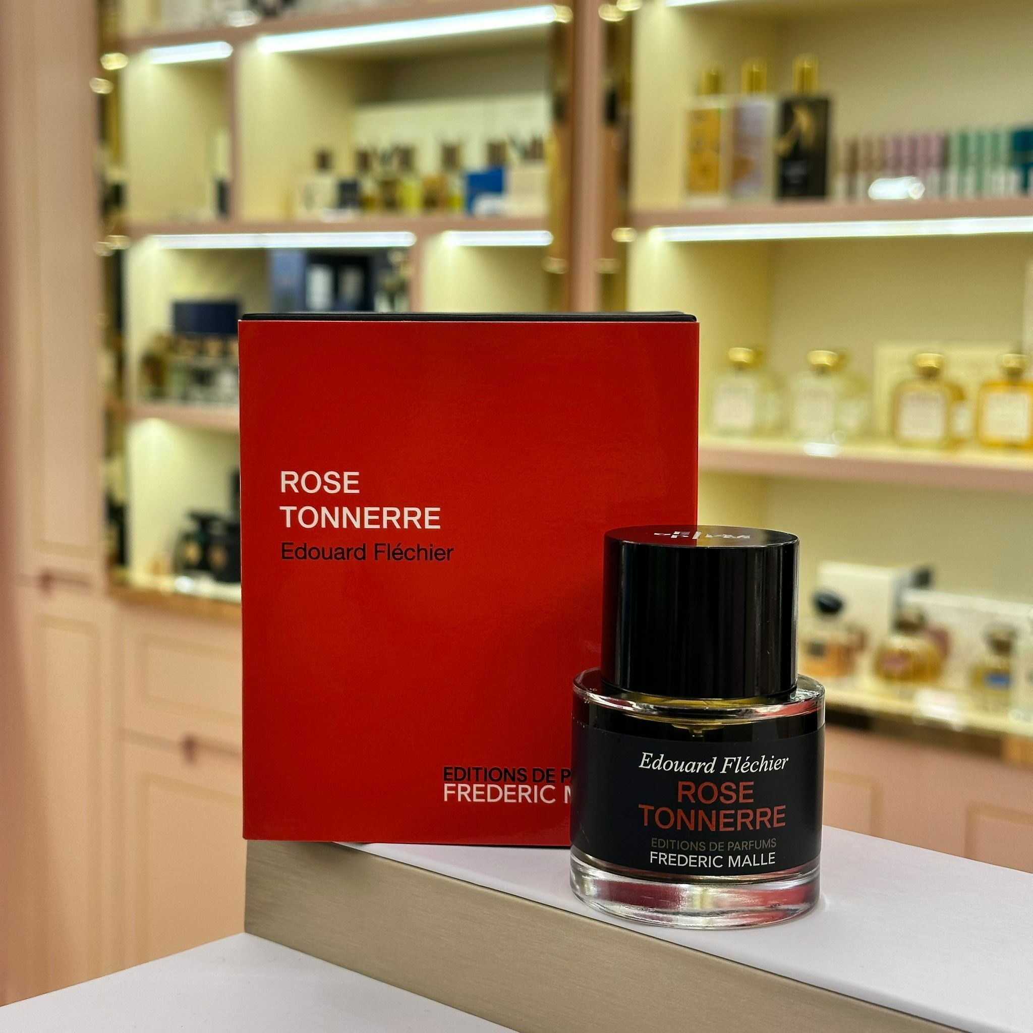 Top Notes: Rose, Clove, Raspberry, Black Currant, Cinna