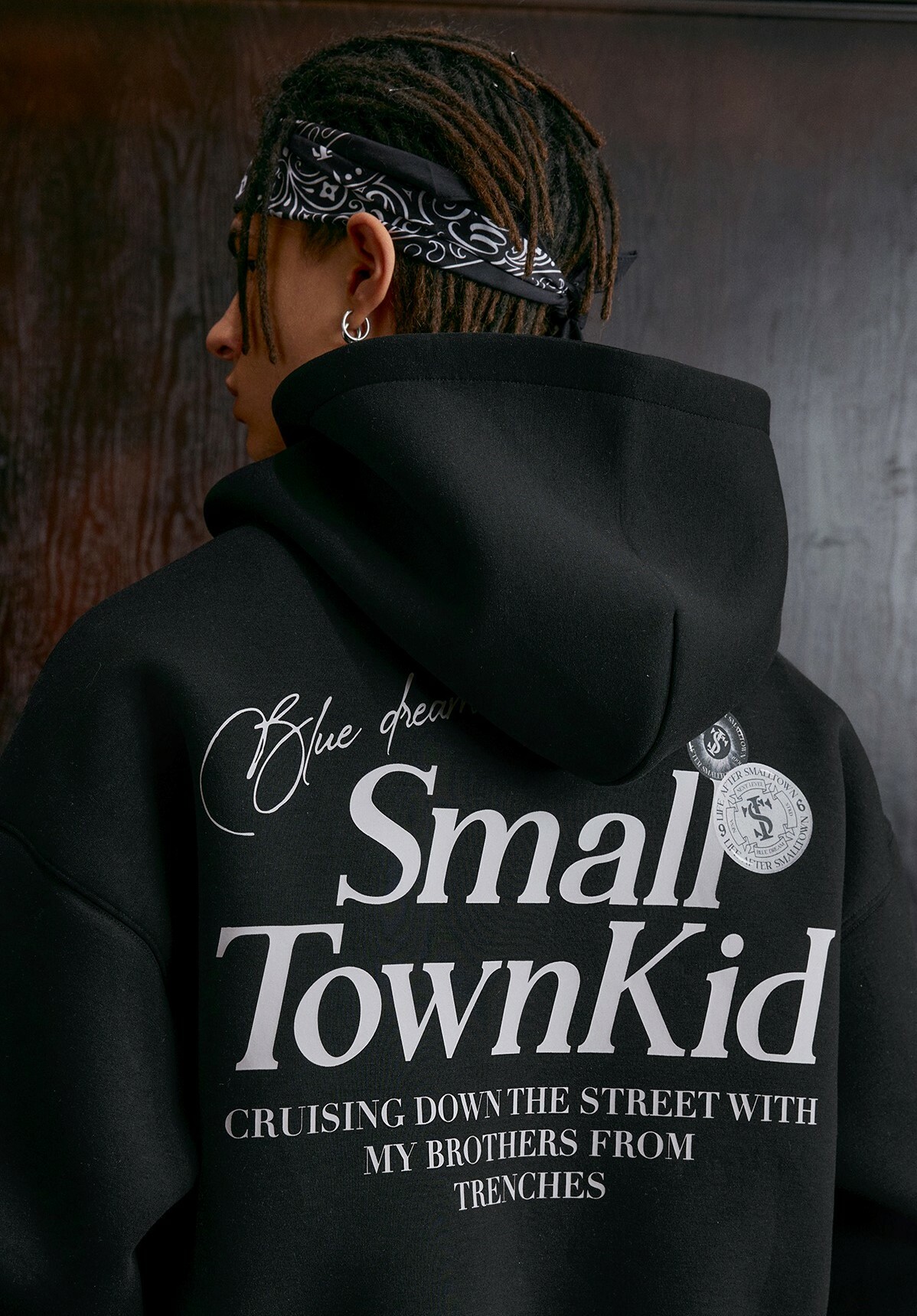 STK SmallTownKid 徽章印花 空氣層連帽外套