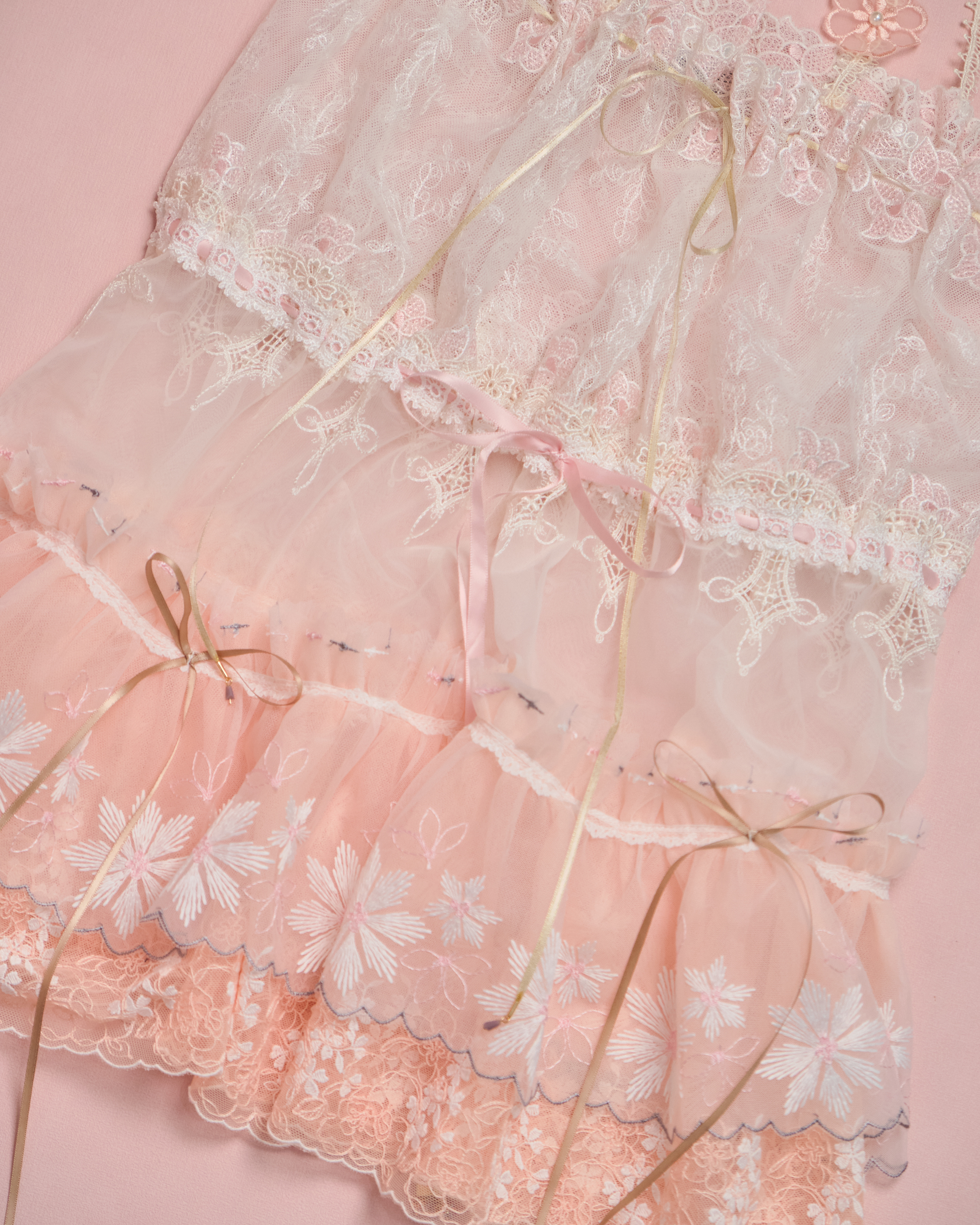 11643 Suitable For All Seasons Classic Laced Top