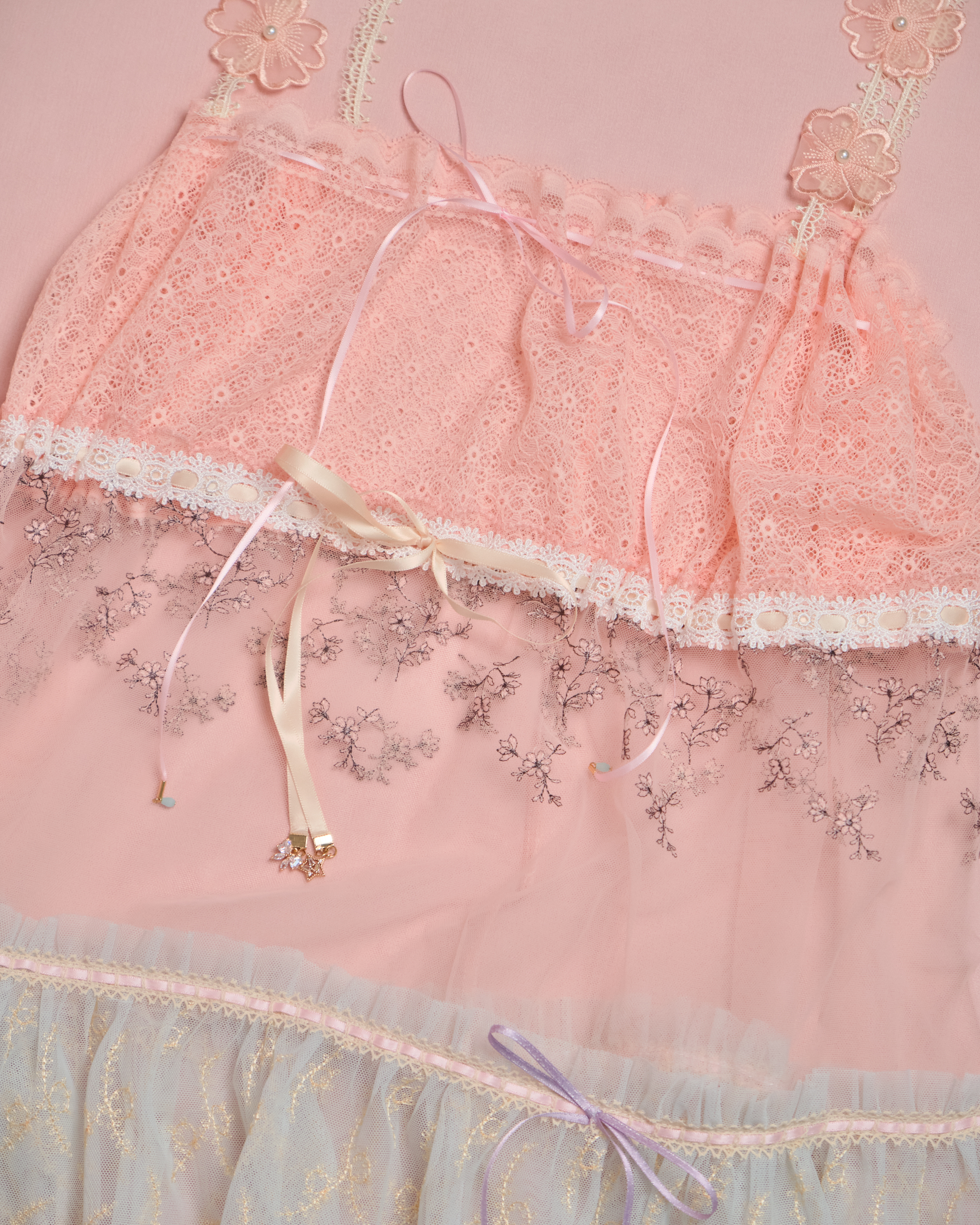 11646 Suitable For All Seasons Classic Laced Top