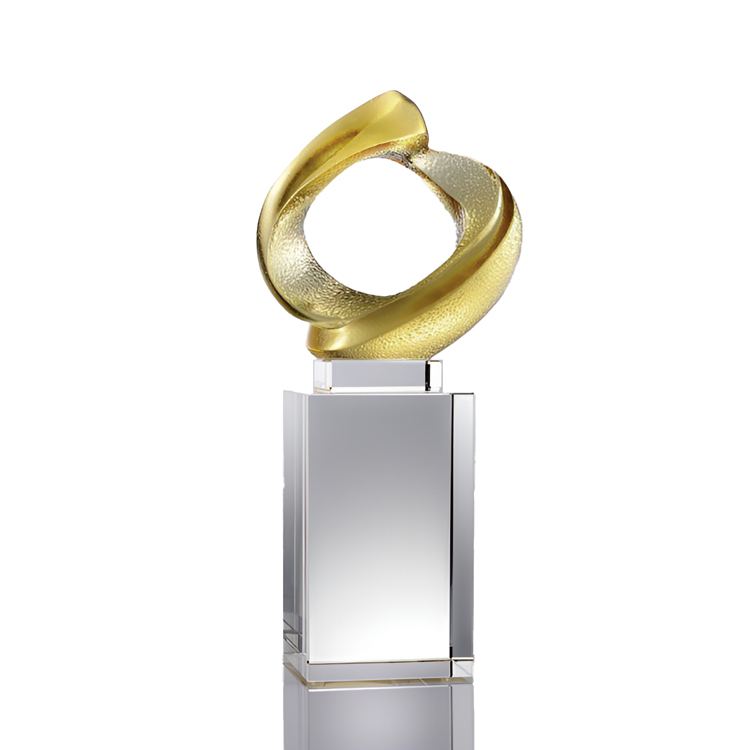 鹿港窯琉璃擺飾獎牌｜環抱系列 圓滿關懷的優雅象徵