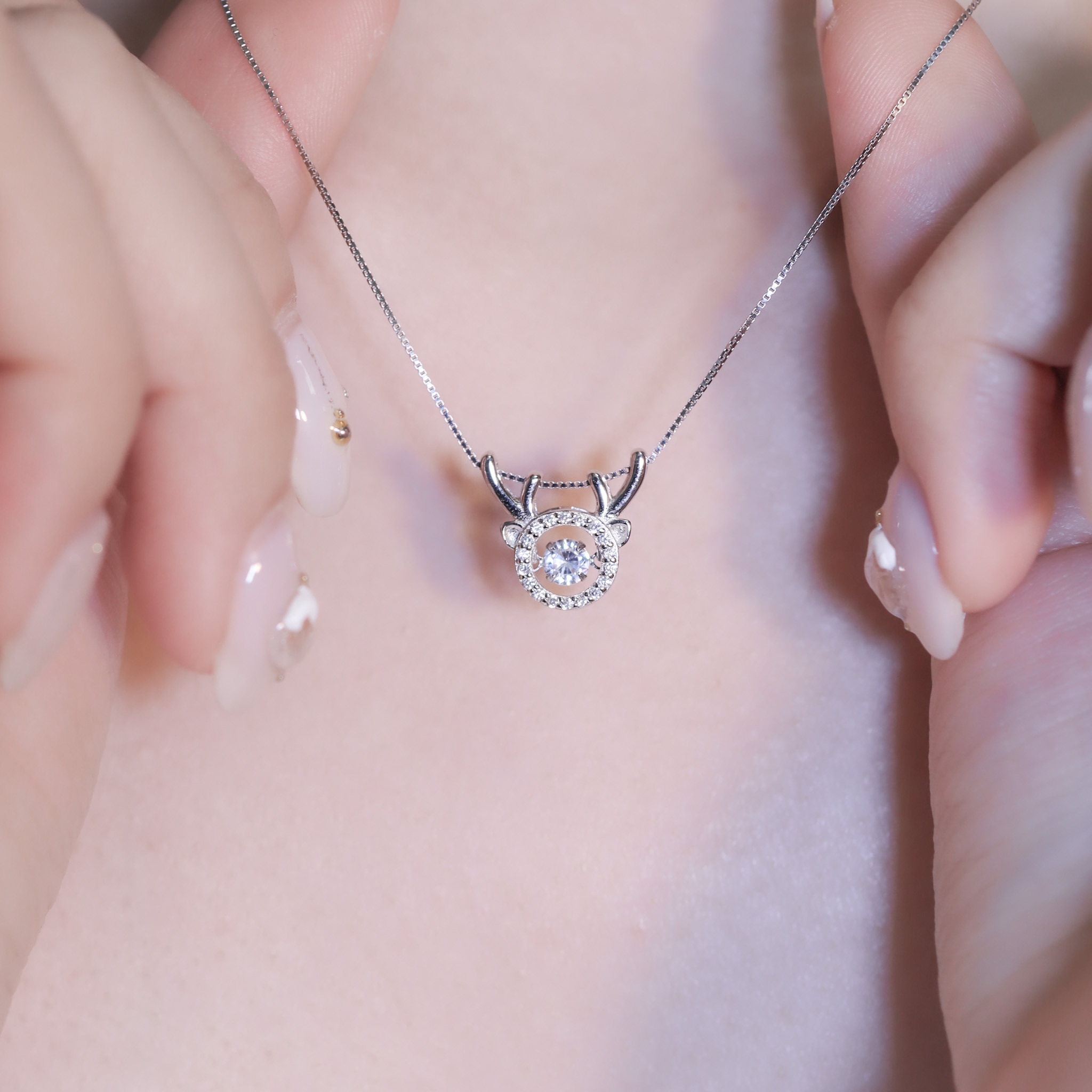 | 925 Silver・White Gold | Dancing Deer Necklace | NE1270 |