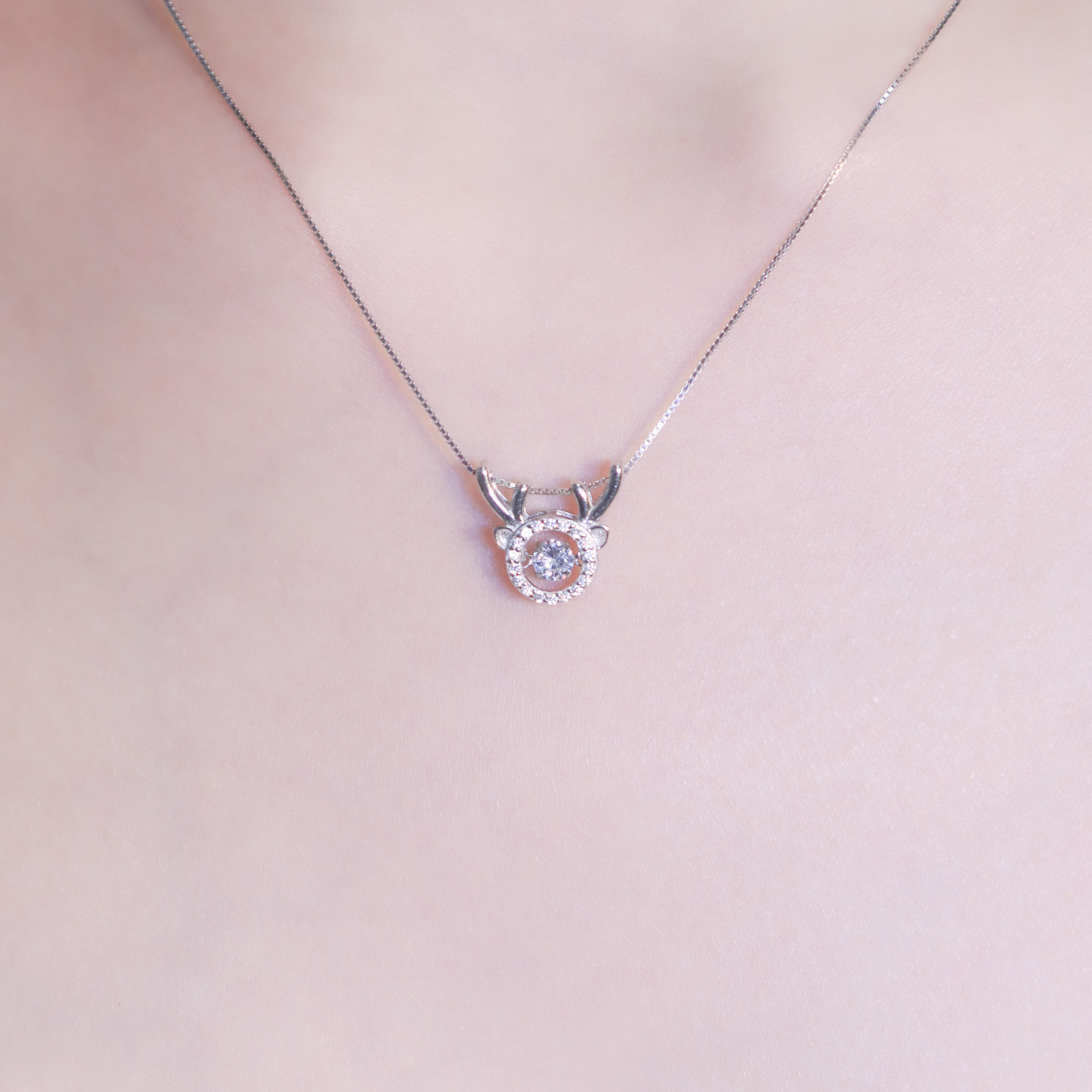 | 925 Silver・White Gold | Dancing Deer Necklace | NE1270 |