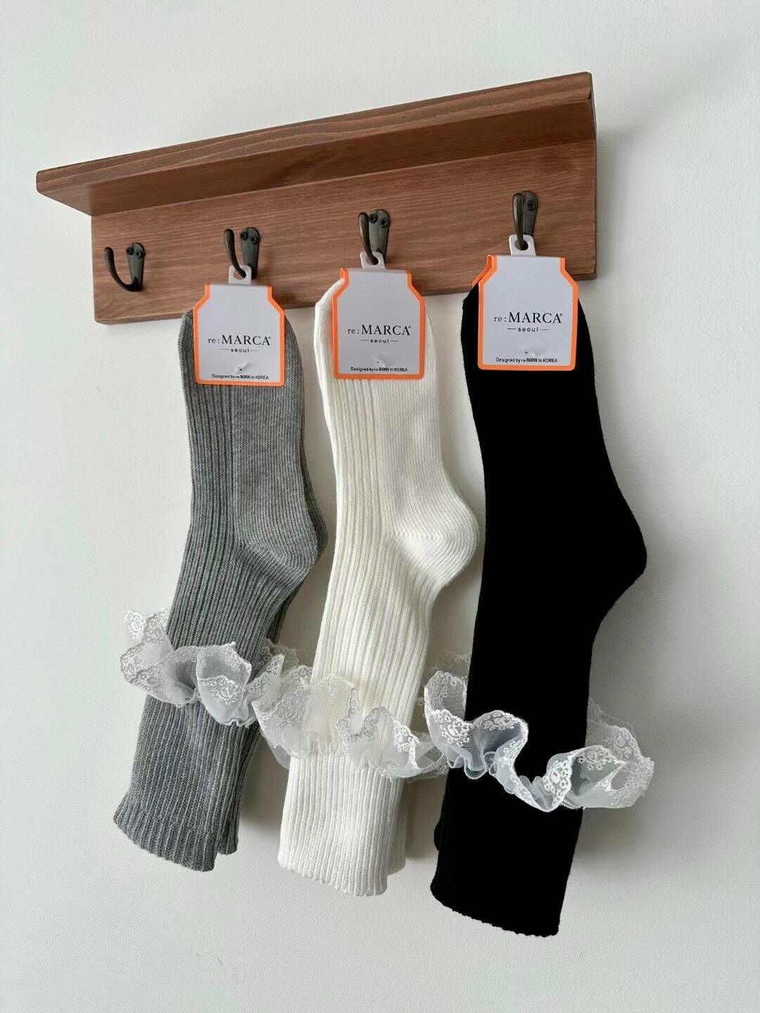 CT3348 💗蕾絲小腿襪 3種穿法 : 1.小腿襪 2.可堆 3.如圖四捲邊疊穿