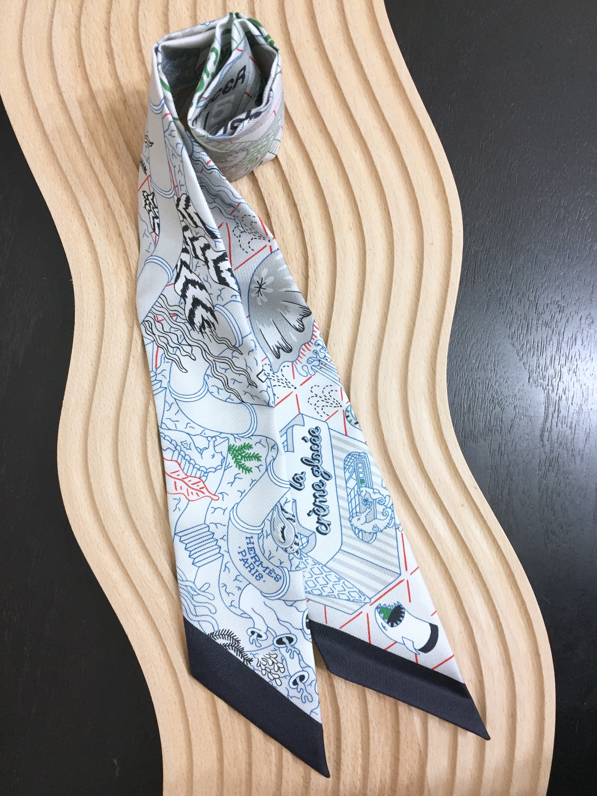 Hermes Twilly 絲巾