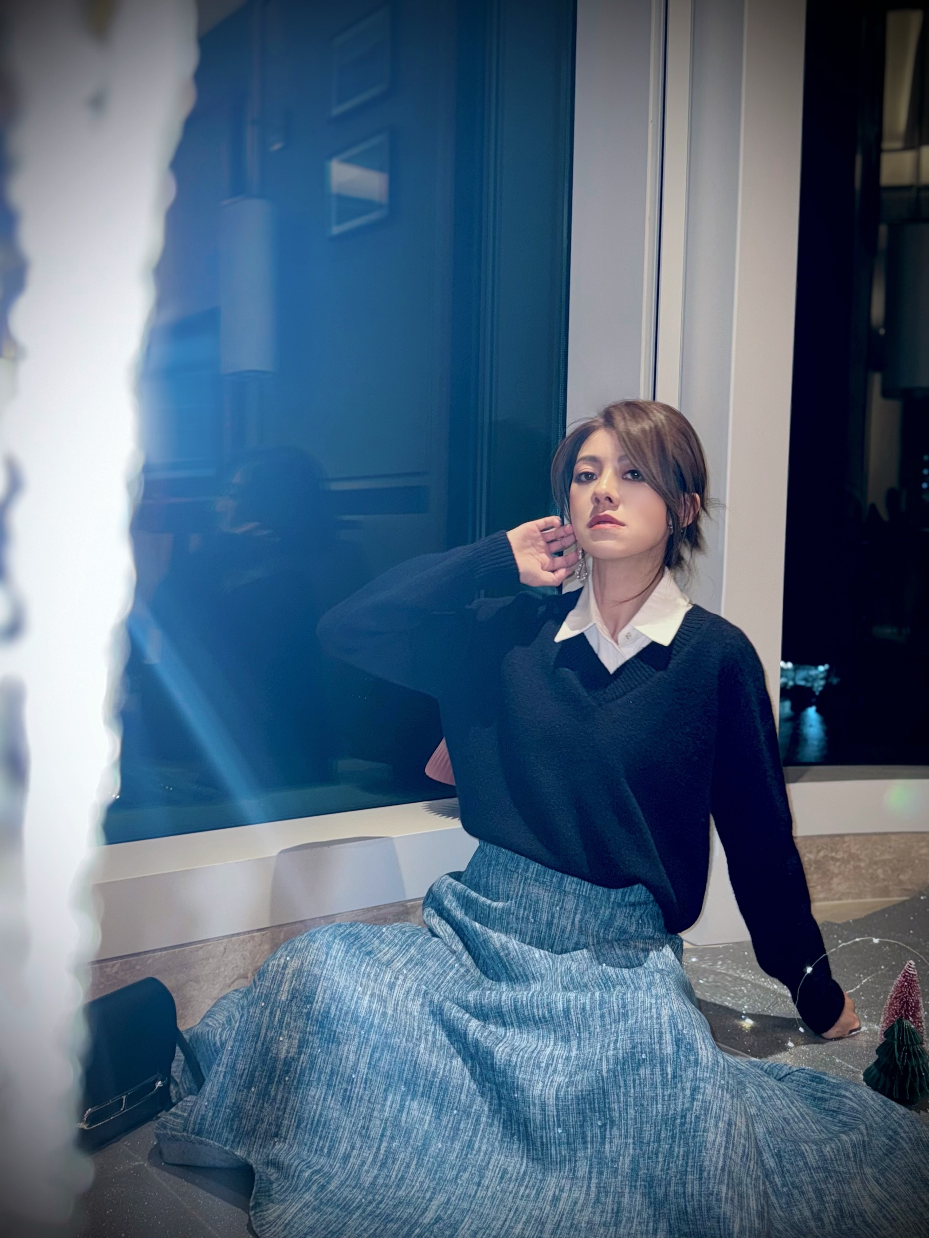 V-Neck Cashmere-Blend Jumper (with Shirt Collar)_KN2412L60