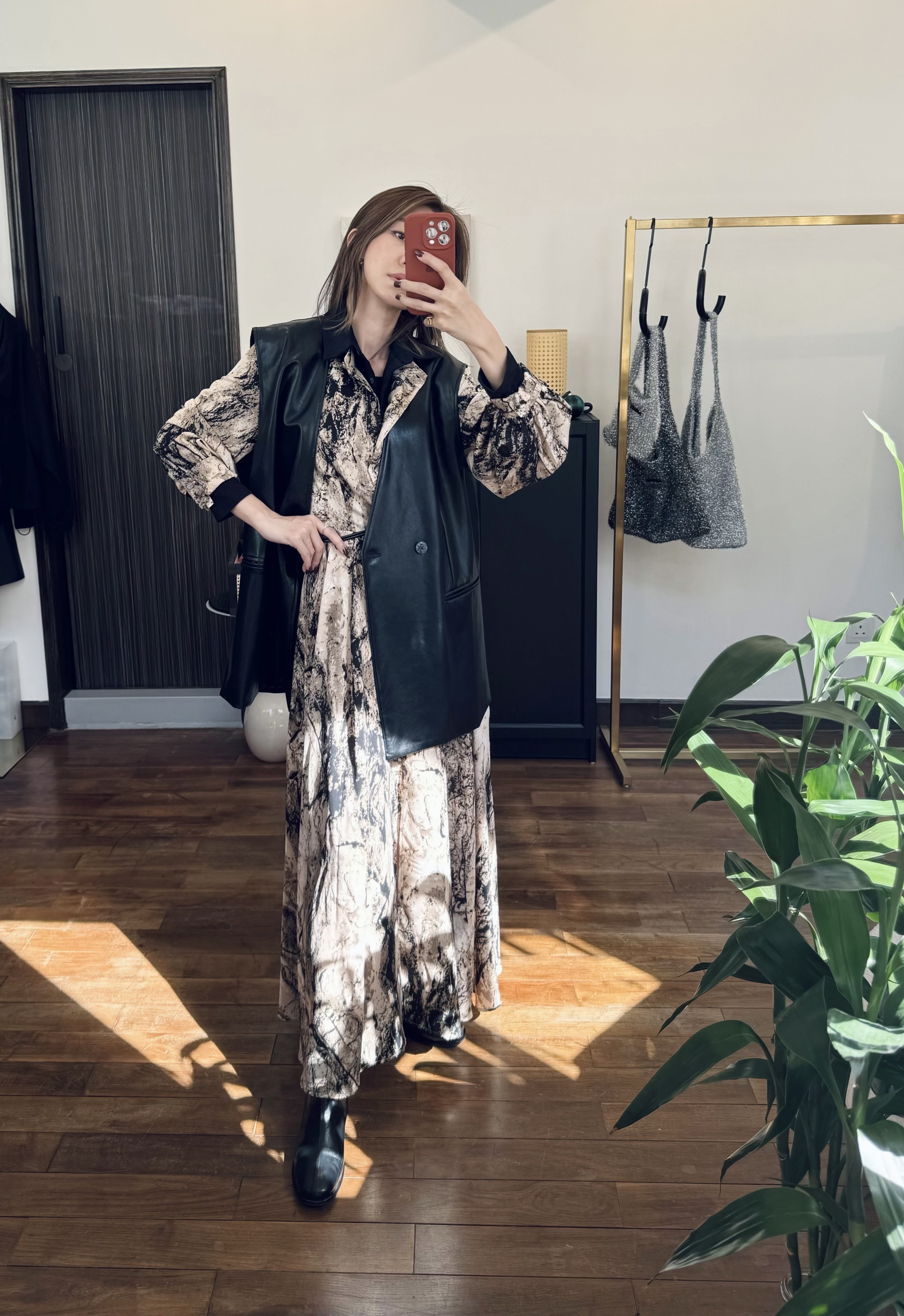 Graphic-Printed Belted Maxi Shirt Dress With Twilly_DS243L18