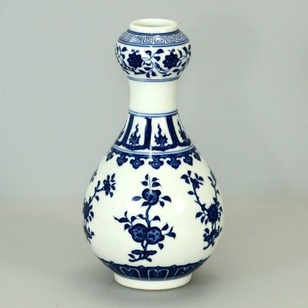 鹿港窯｜吉祥富貴｜青花蒜頭花瓶 - 精美彩繪，開運家居必備