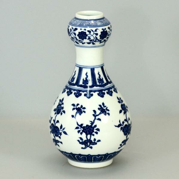 鹿港窯｜吉祥富貴｜青花蒜頭花瓶 - 精美彩繪，開運家居必備