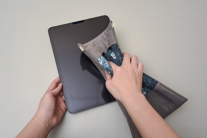 平板套擦拭平板示意