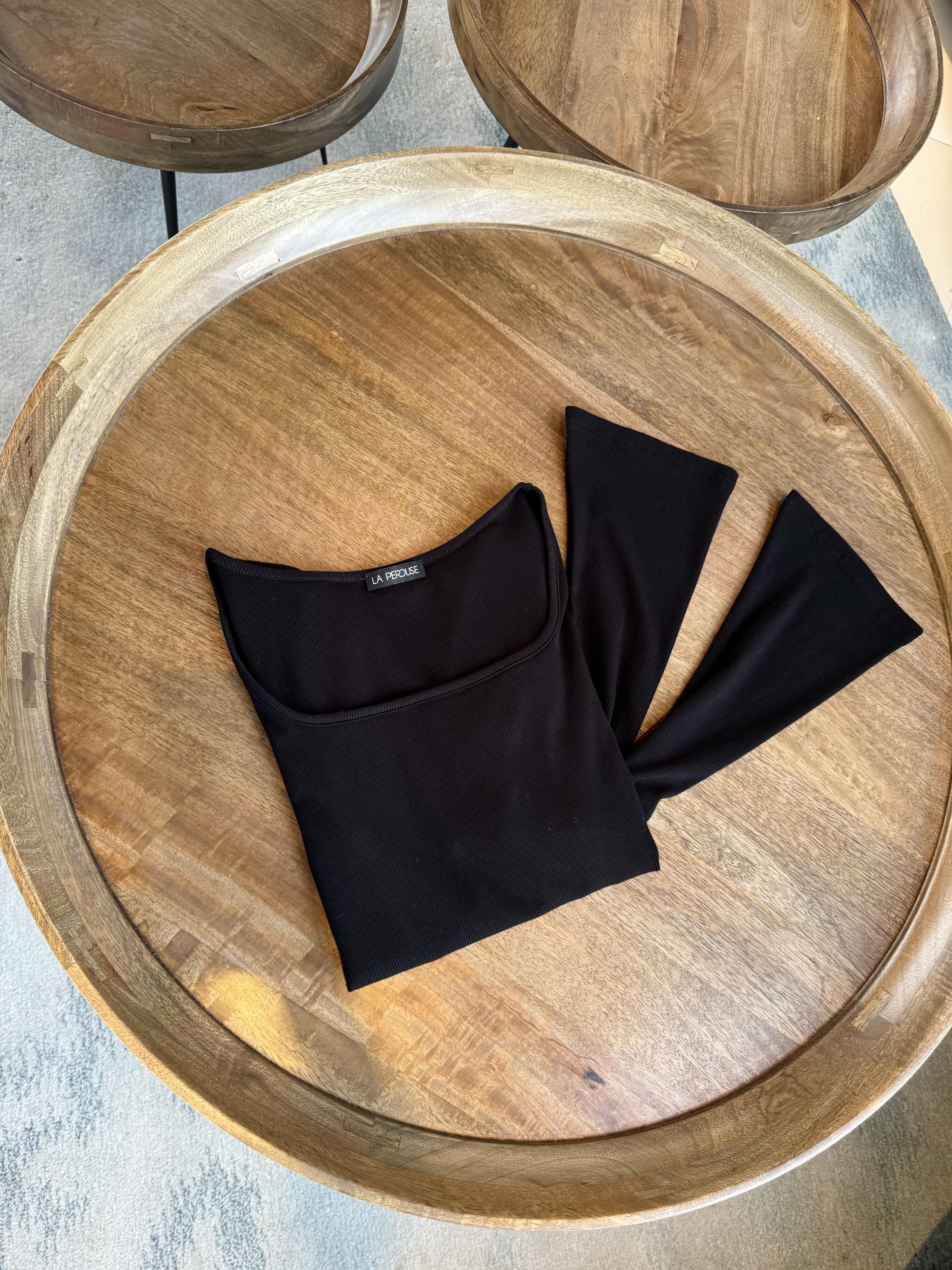 Flare Hem Sleeves Fitted Rib Top_TP2412L12B