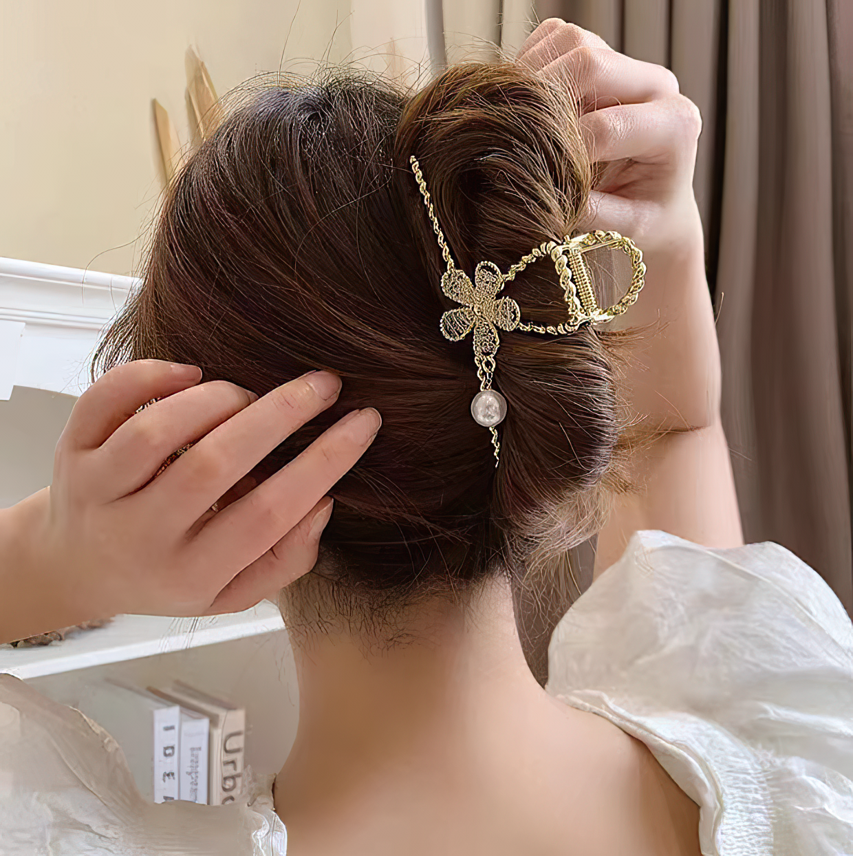 Elegant Flower Pearl Tassel Hair Claw