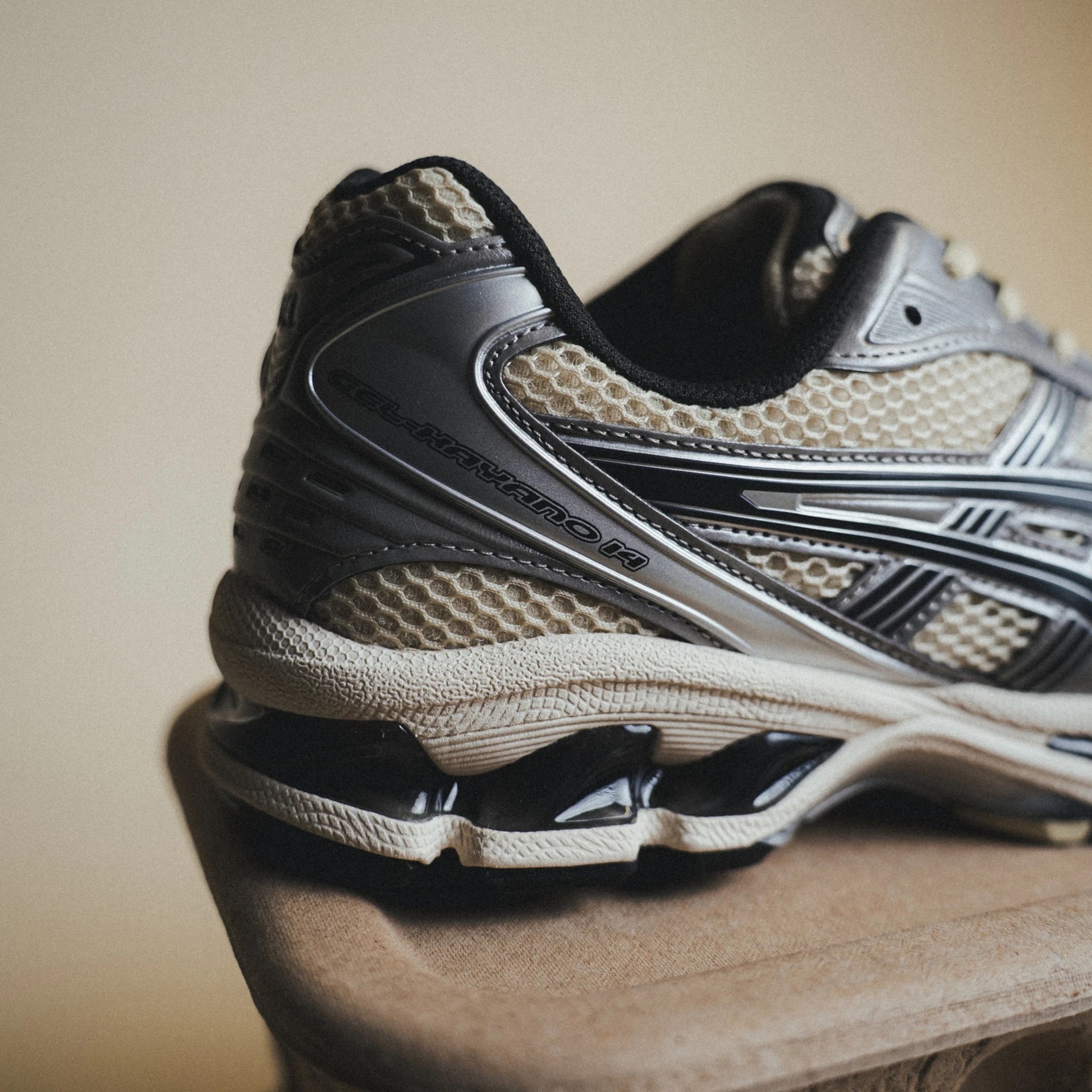 [預訂] ASICS GEL-KAYANO 14 | OYSTER WHITE/STEEPLE GREY