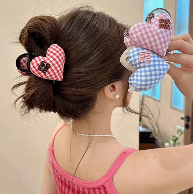 [2 FOR RM10] Pastoral Checkered Heart-Shaped Shark Clip