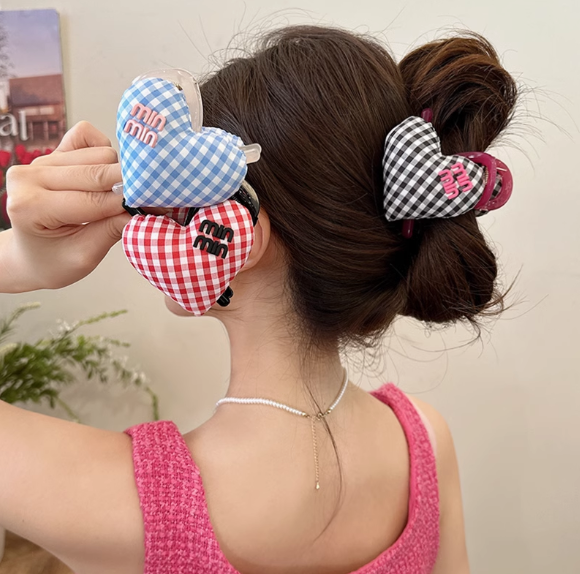 [2 FOR RM10] Pastoral Checkered Heart-Shaped Shark Clip