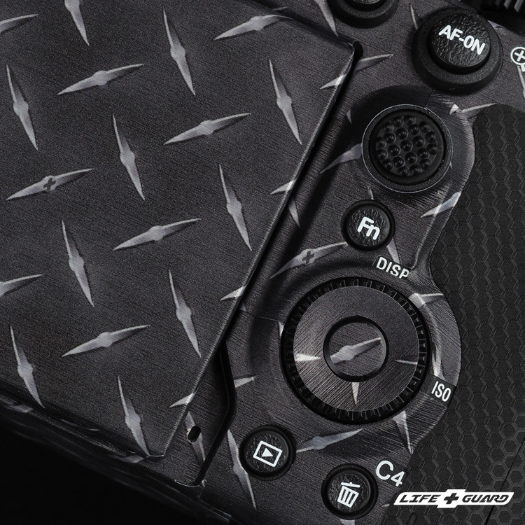 LIFE+GUARD 設計風格貼膜，質感防護、精準開孔