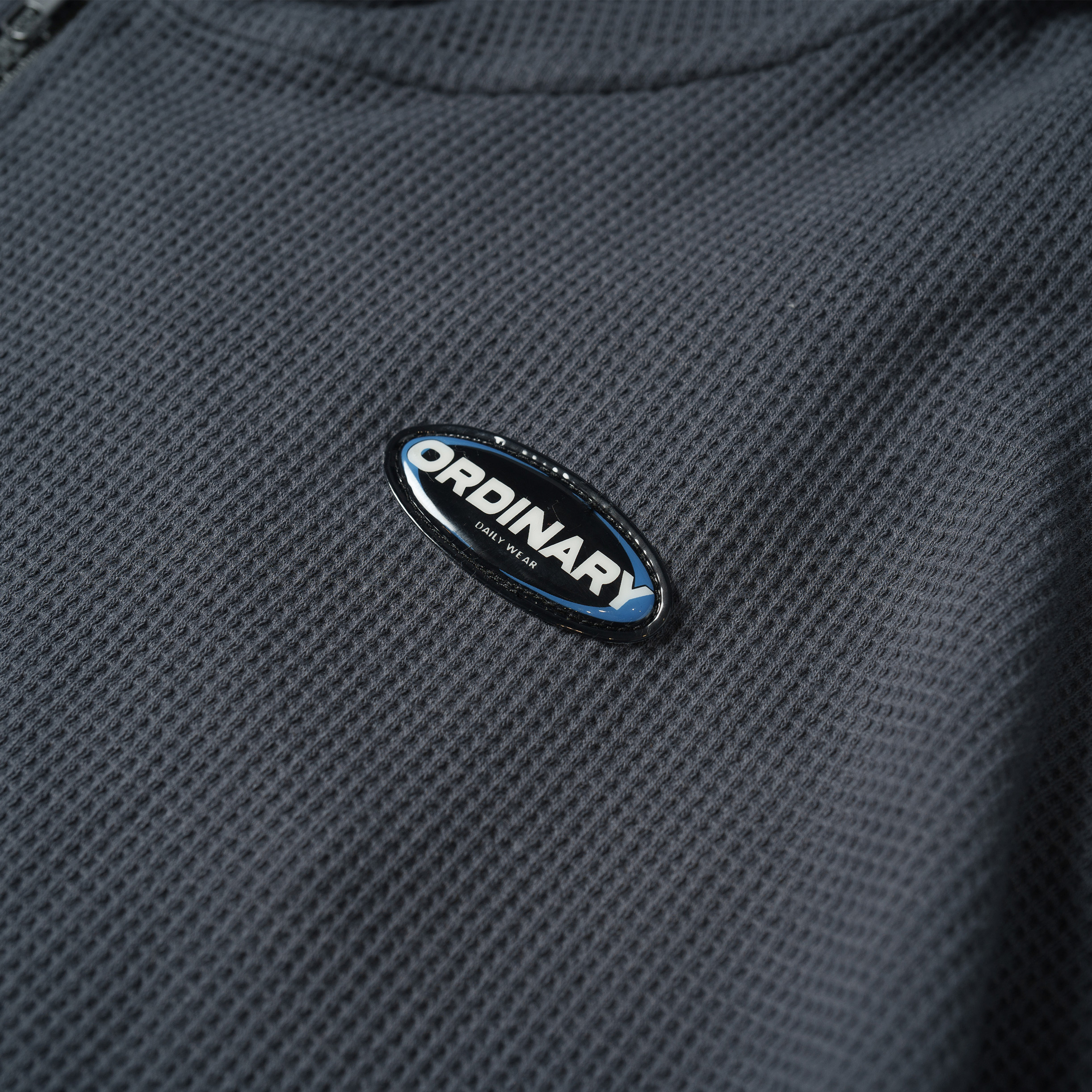 Ordinary 重磅華服格短版帽拉外套