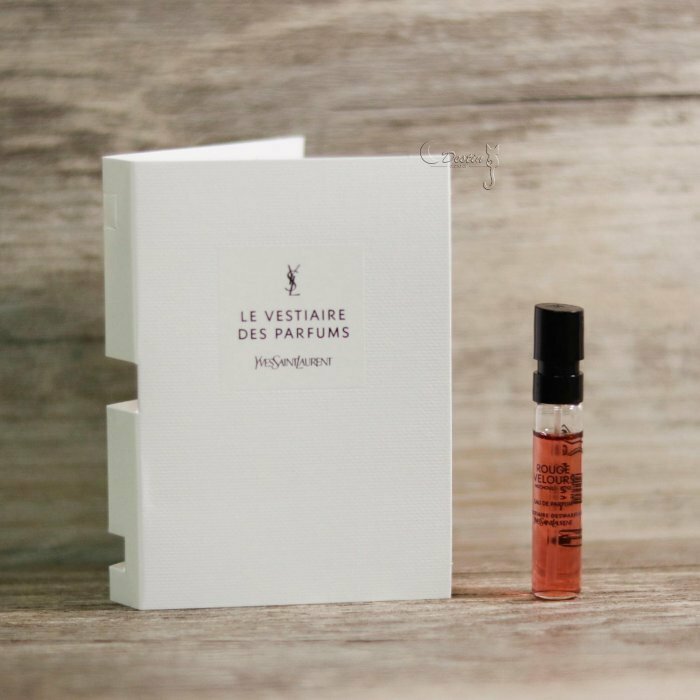 YSL 聖羅蘭時尚訂製香水絲絨舞衣Rouge Velours 中性淡香精2mL 可噴式
