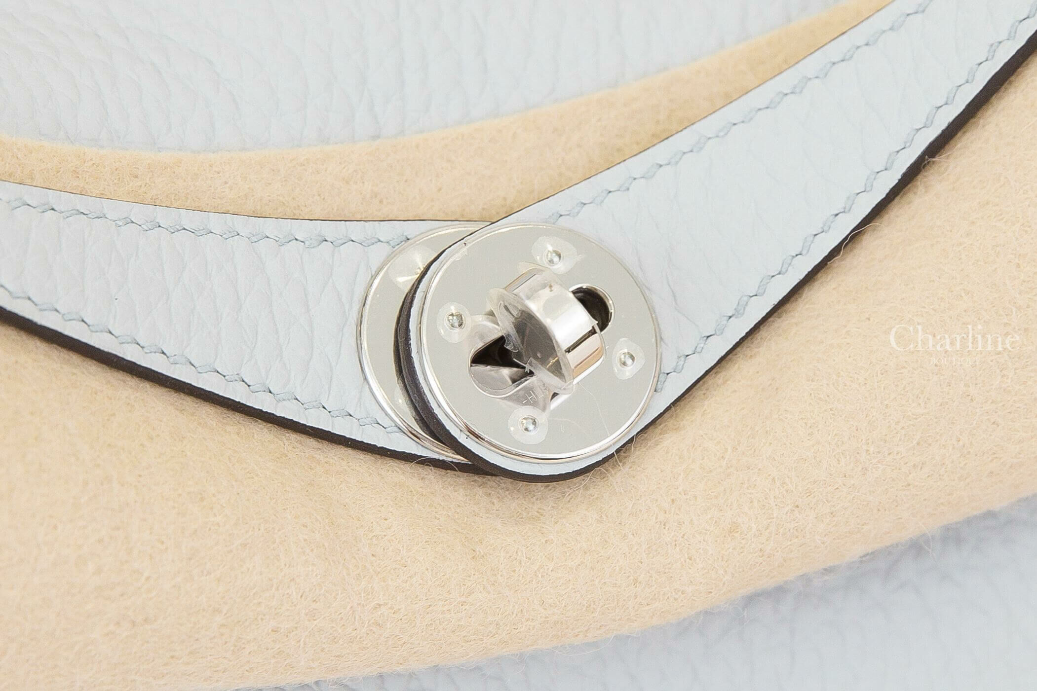 Hermès Lindy 26cm 08 Bleu Pale Taurillon Clemence 聖杯藍銀釦