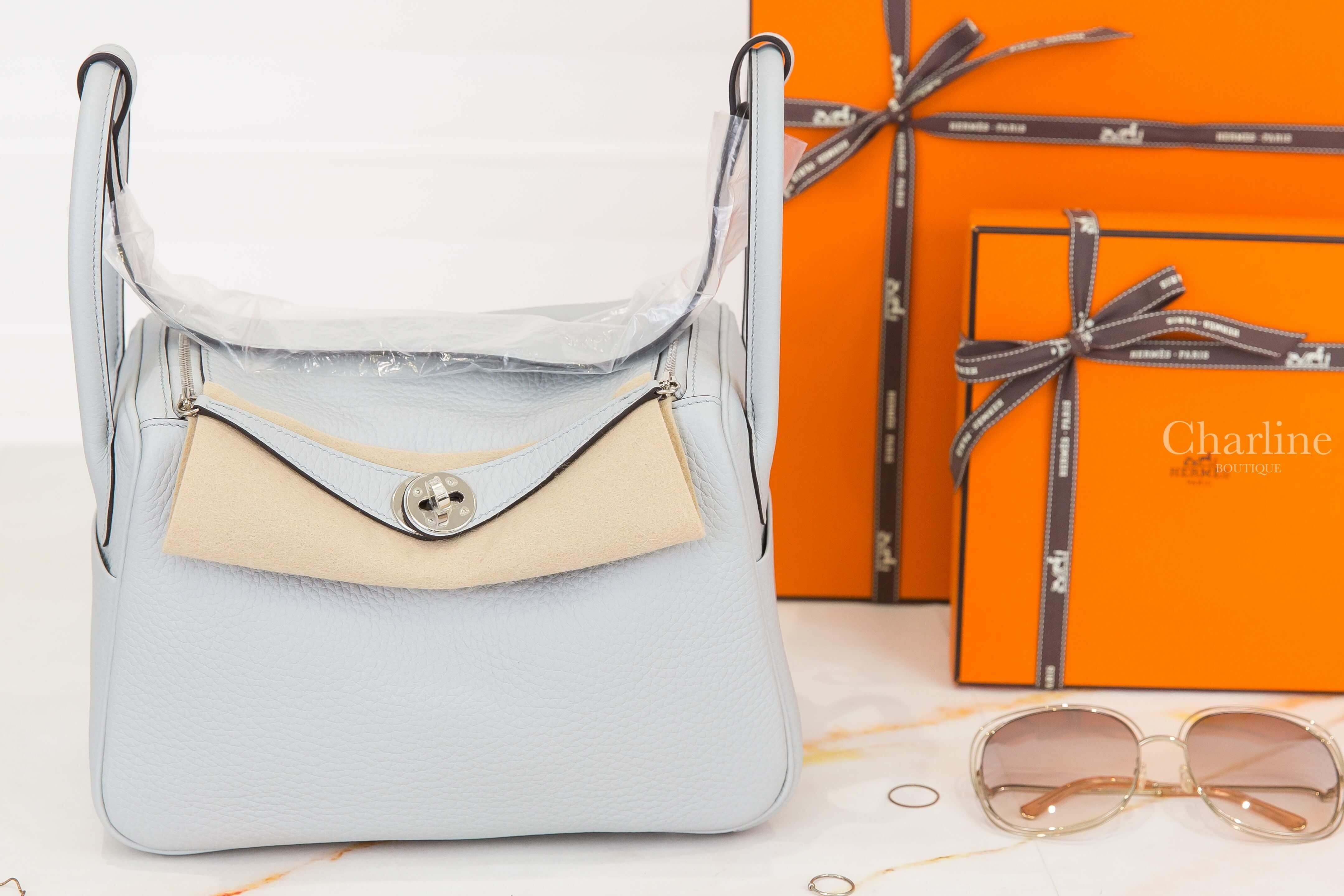 Hermès Lindy 26cm 08 Bleu Pale Taurillon Clemence 聖杯藍銀釦