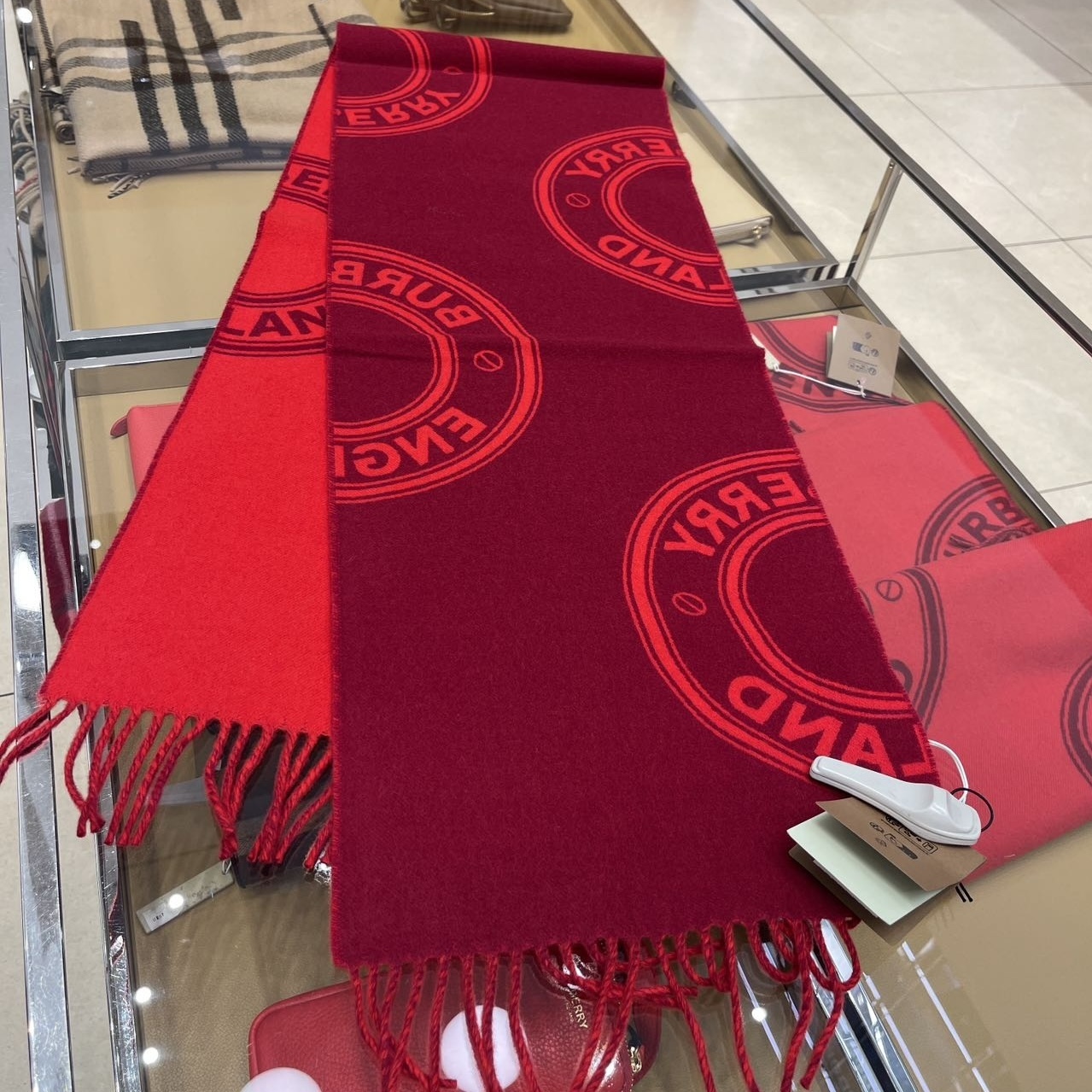 Burberry wool scarf red 