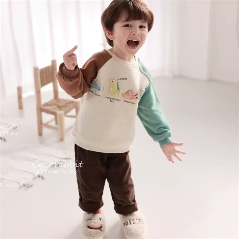 CRA12T18BE  啡綠拼色恐龍牛角袖上衣