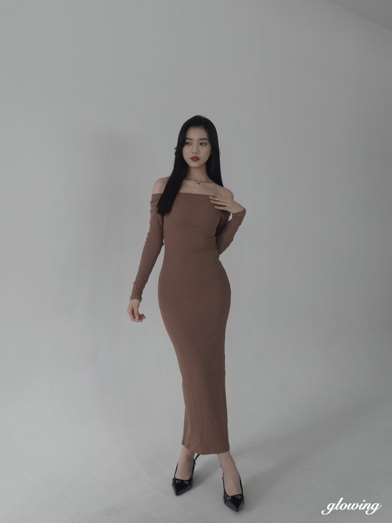 顯身材不臃腫！磨毛一字領連身洋裝(2色)