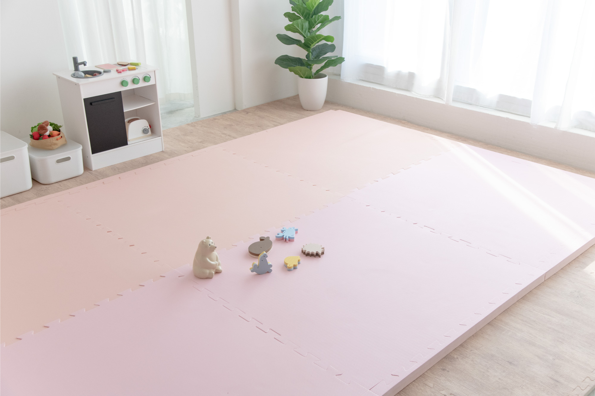 這是一張粉橘地墊的照片