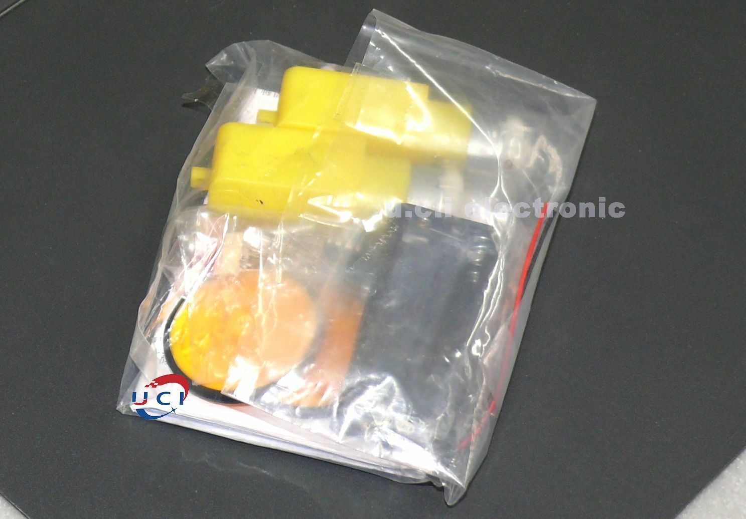 【UCI電子】(二G-2) DIY材料包 智能循跡小車套件 巡線小車散件 電子製作 科技製作