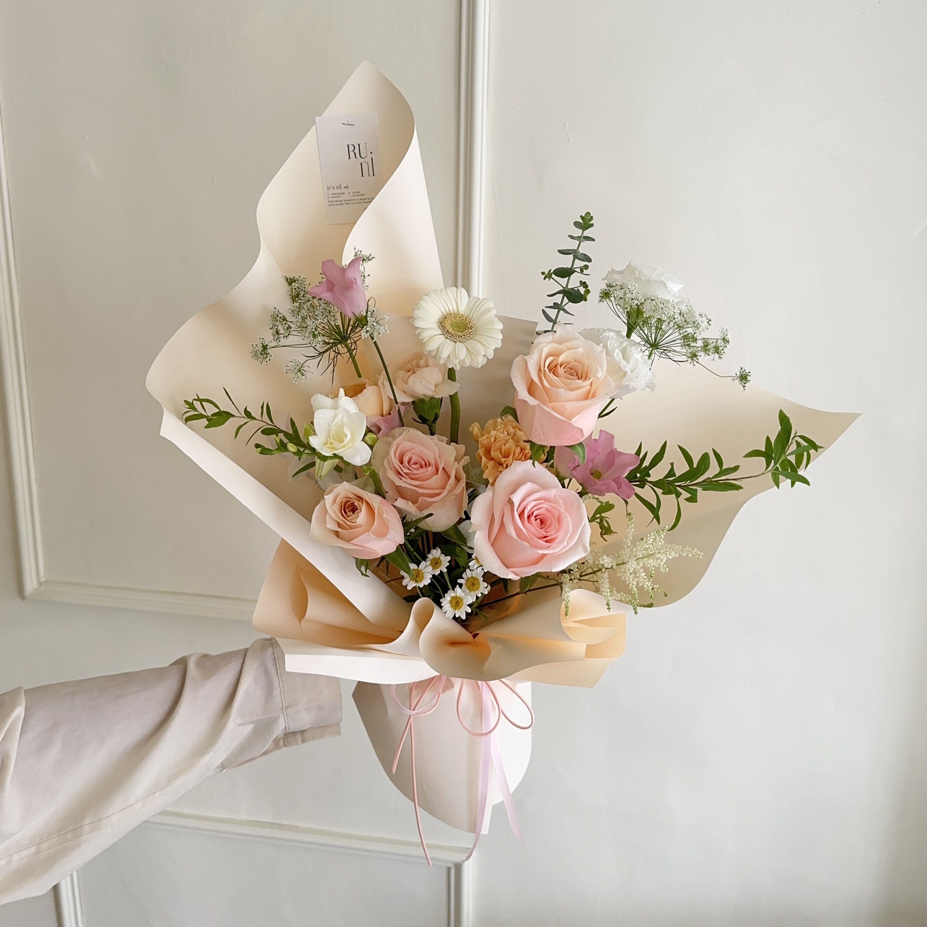 暮橙晨曦 - 白粉橘色系鮮花花束