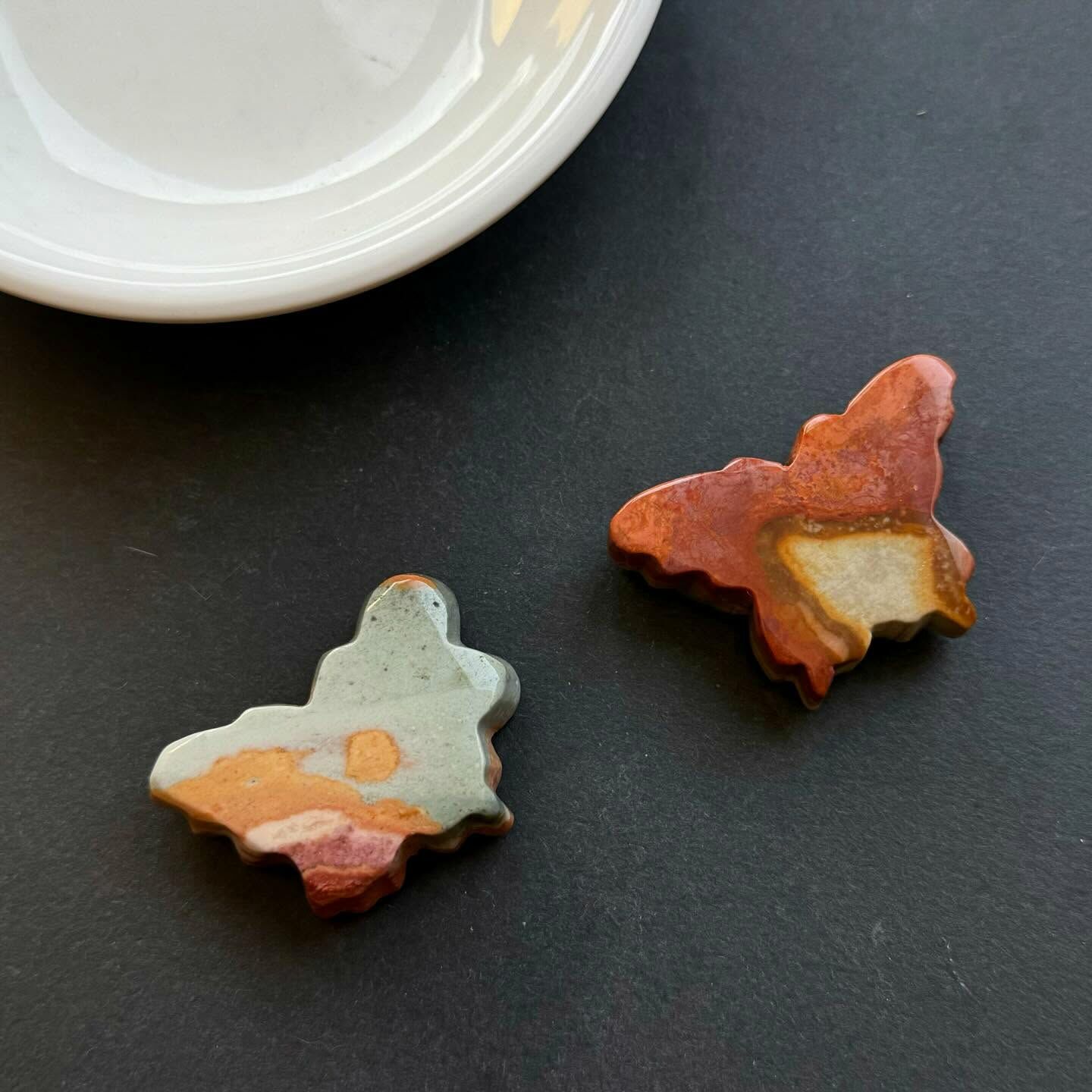 [原石] 海洋碧玉 蝴蝶 雕刻件