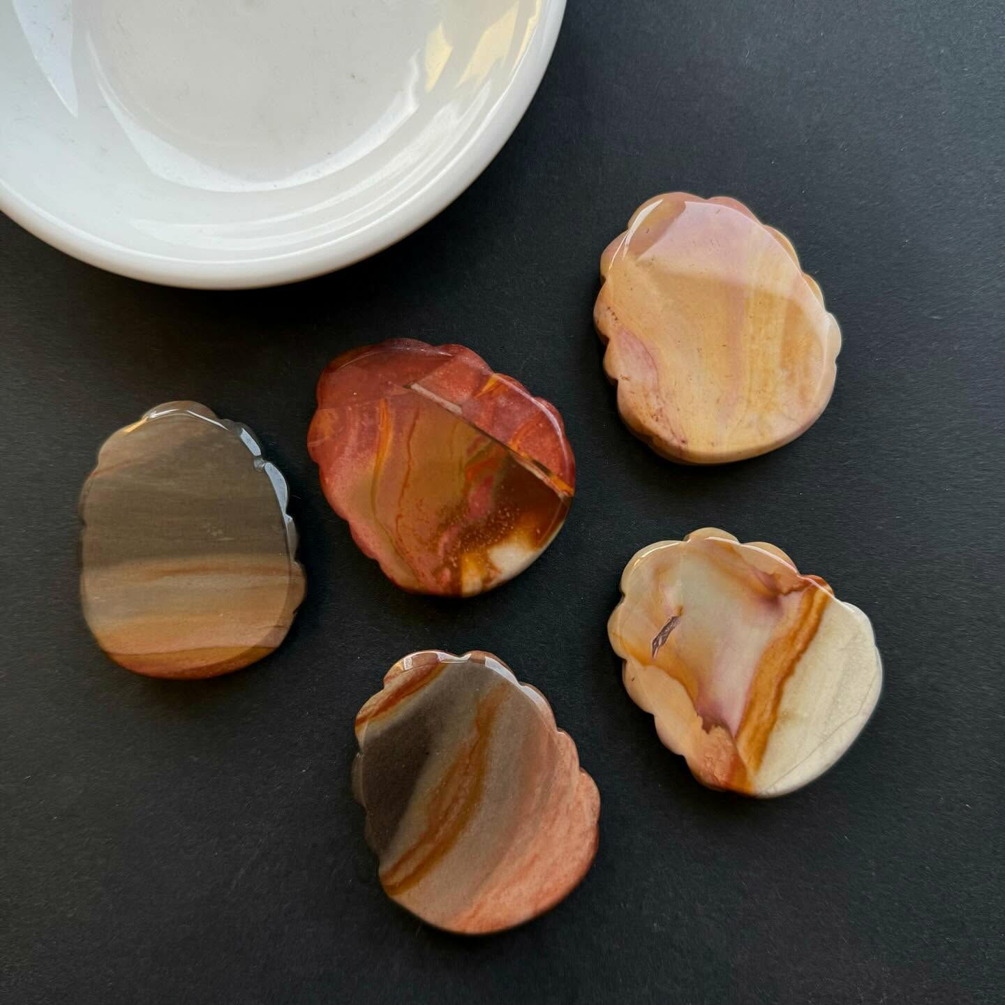 [原石] 海洋碧玉 九尾狐 雕刻件