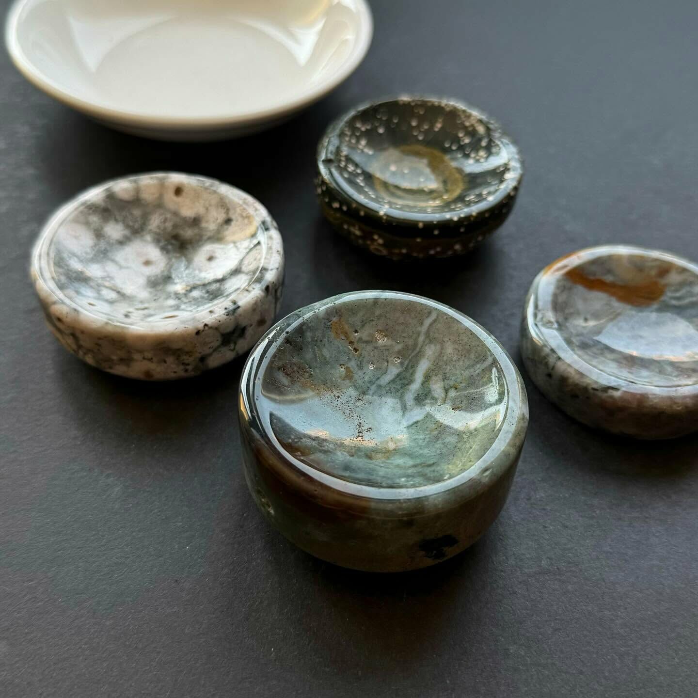 [原石] 馬達加斯加海洋碧玉 水晶小盤 可當水晶球底座