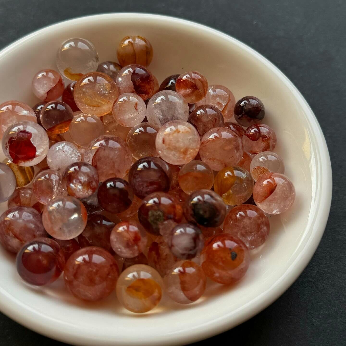 [原石] 紅膠花石英 水晶小球