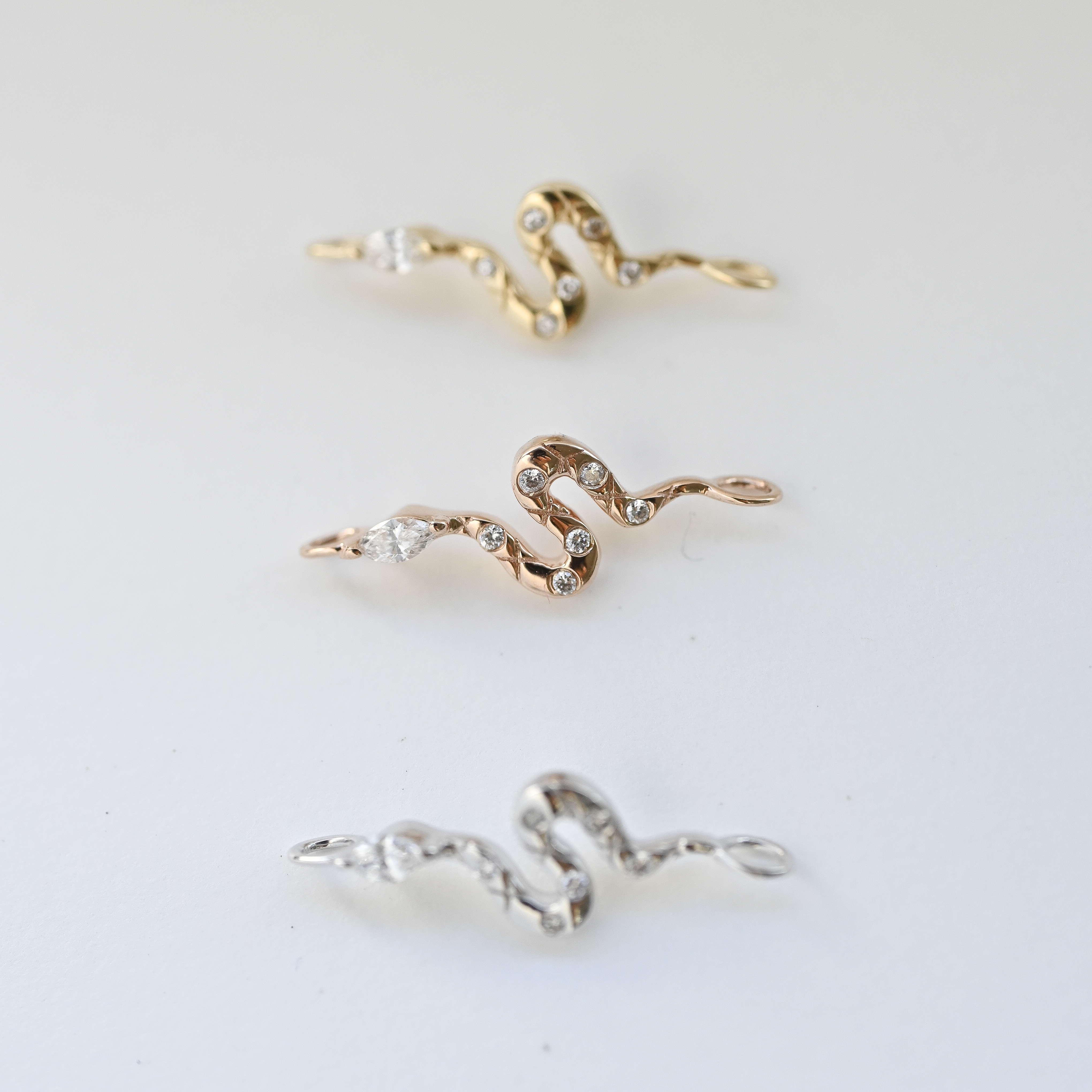 18K Golden Snake Diamond String Bracelet