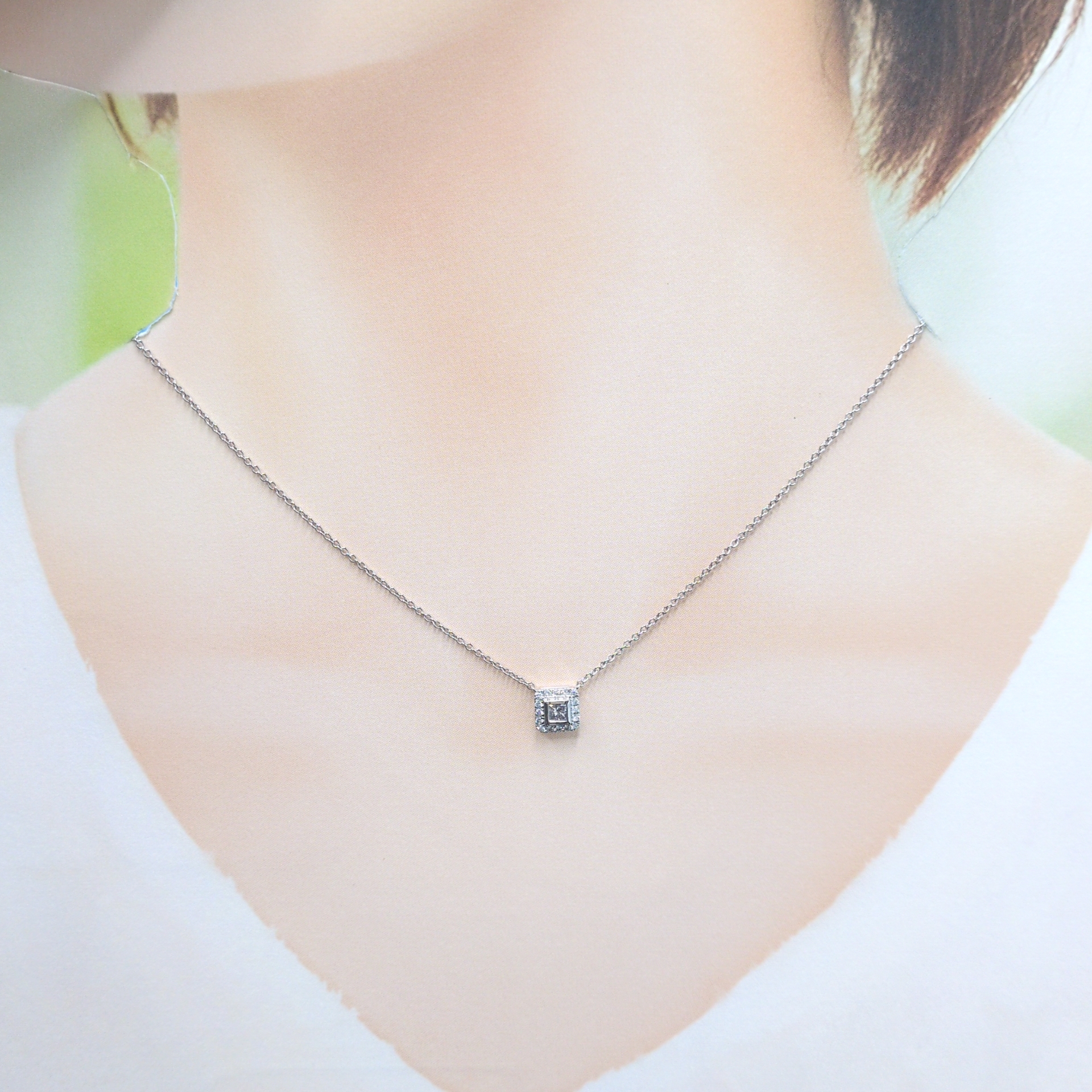 全新18K白金【單粒12份方形鑽石】配小鑽共23份鑽石頸鍊