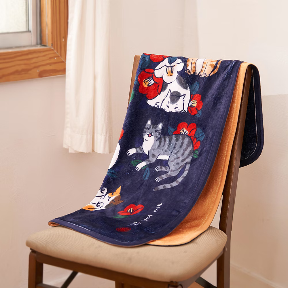 台灣吉豆貓｜祈福九貓空調毯 (椿花與貓)