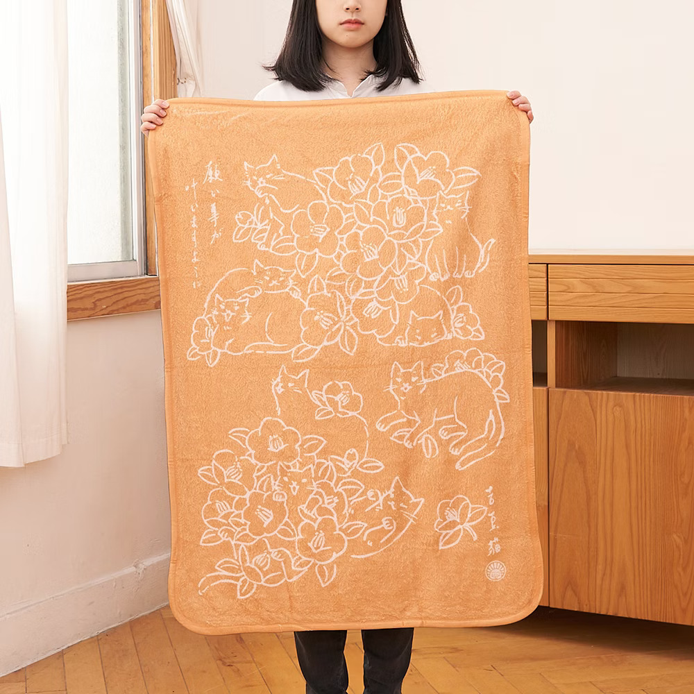 台灣吉豆貓｜祈福九貓空調毯 (椿花與貓)