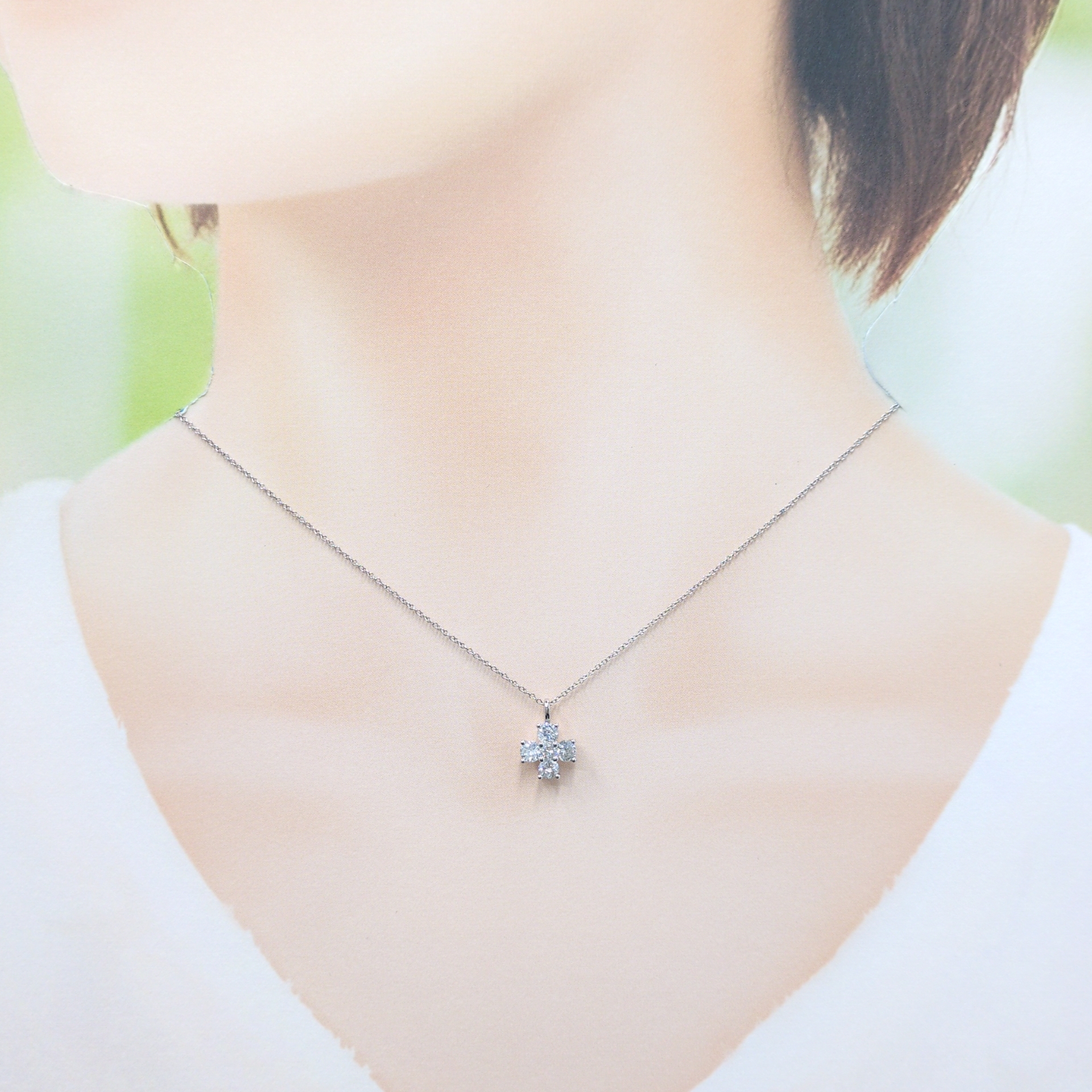 18K White Gold 0.72ct Diamond Pendant