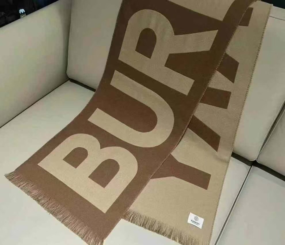 Burberry 8057148 188x33cm -T