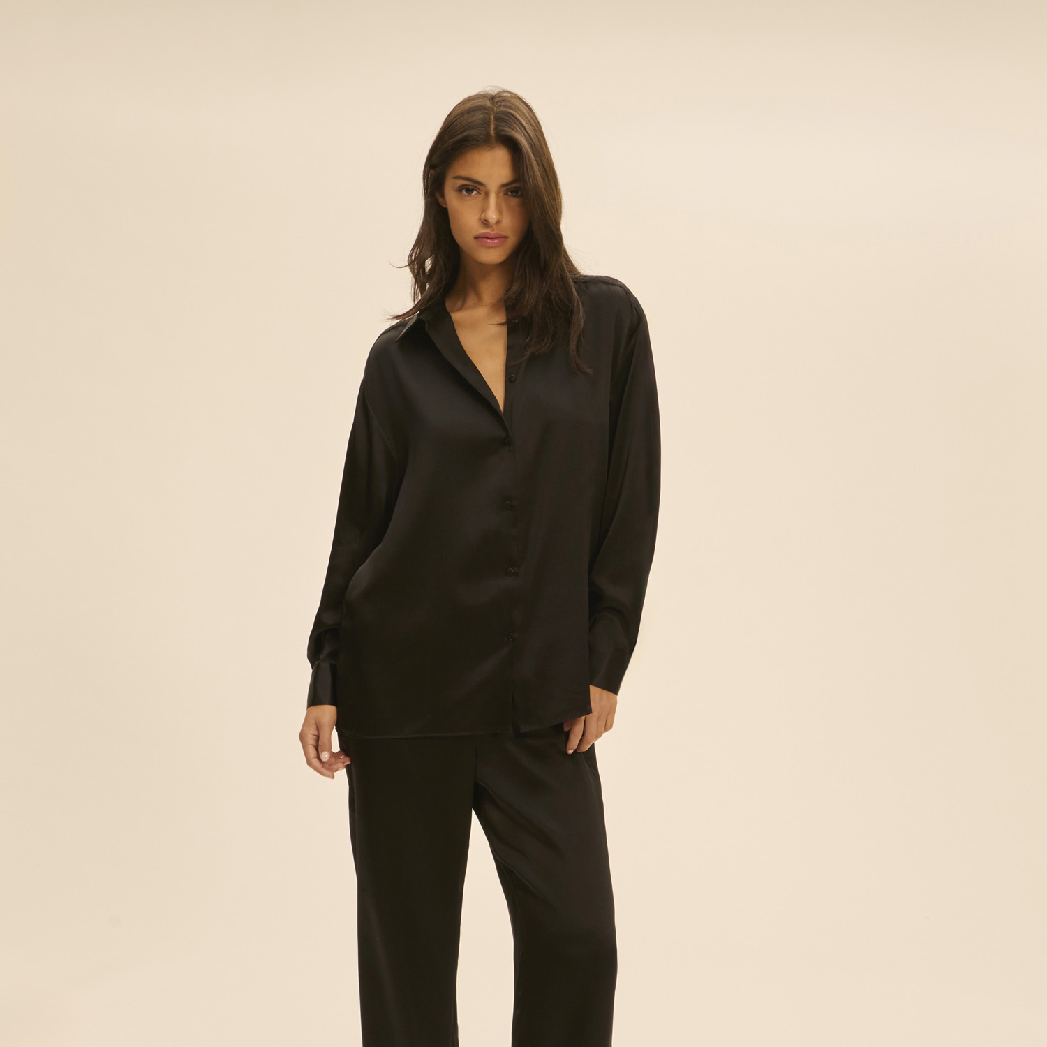 LOVE ME 愛自己 襯衫 經典黑