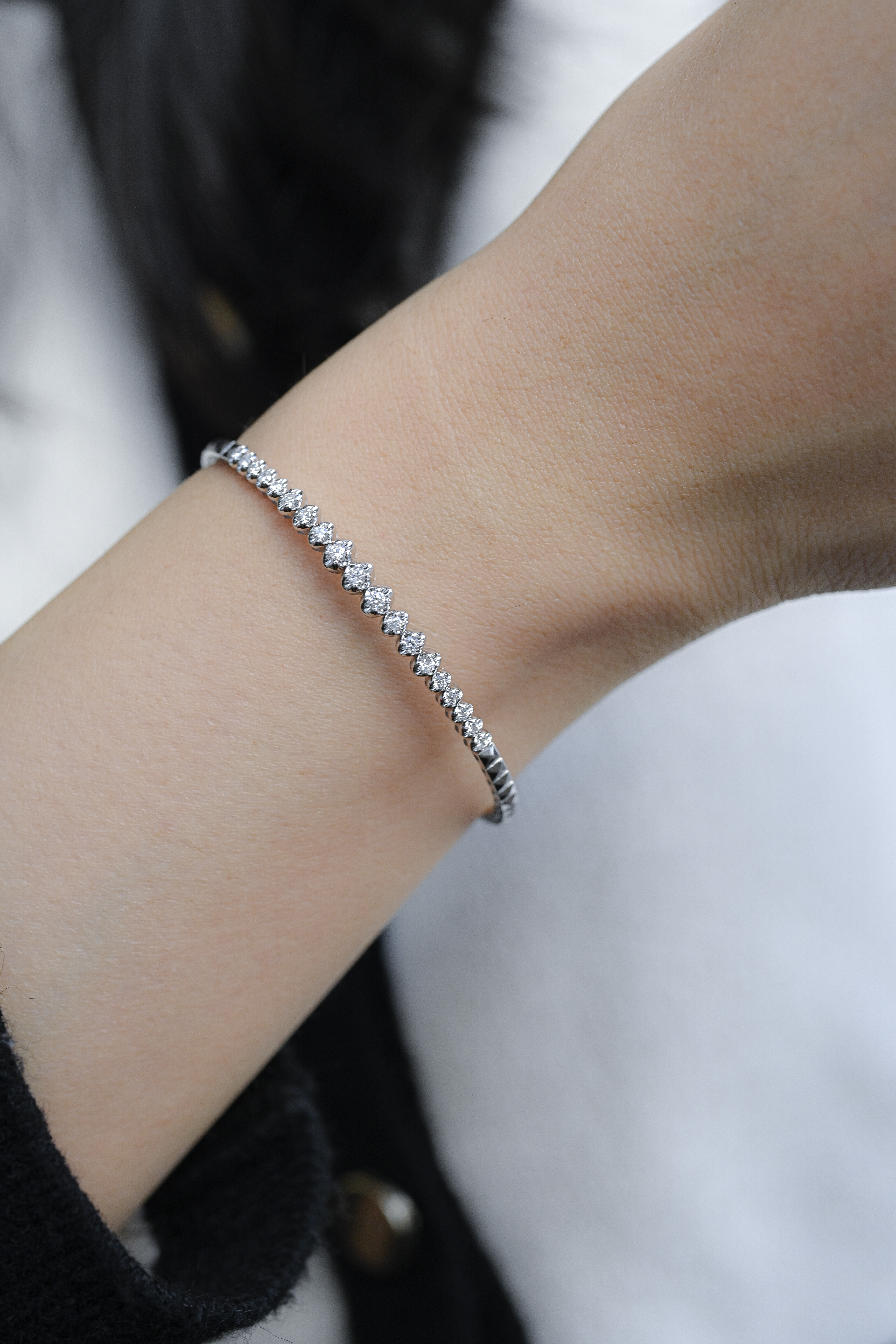 18K Hermosa Diamond Bangle