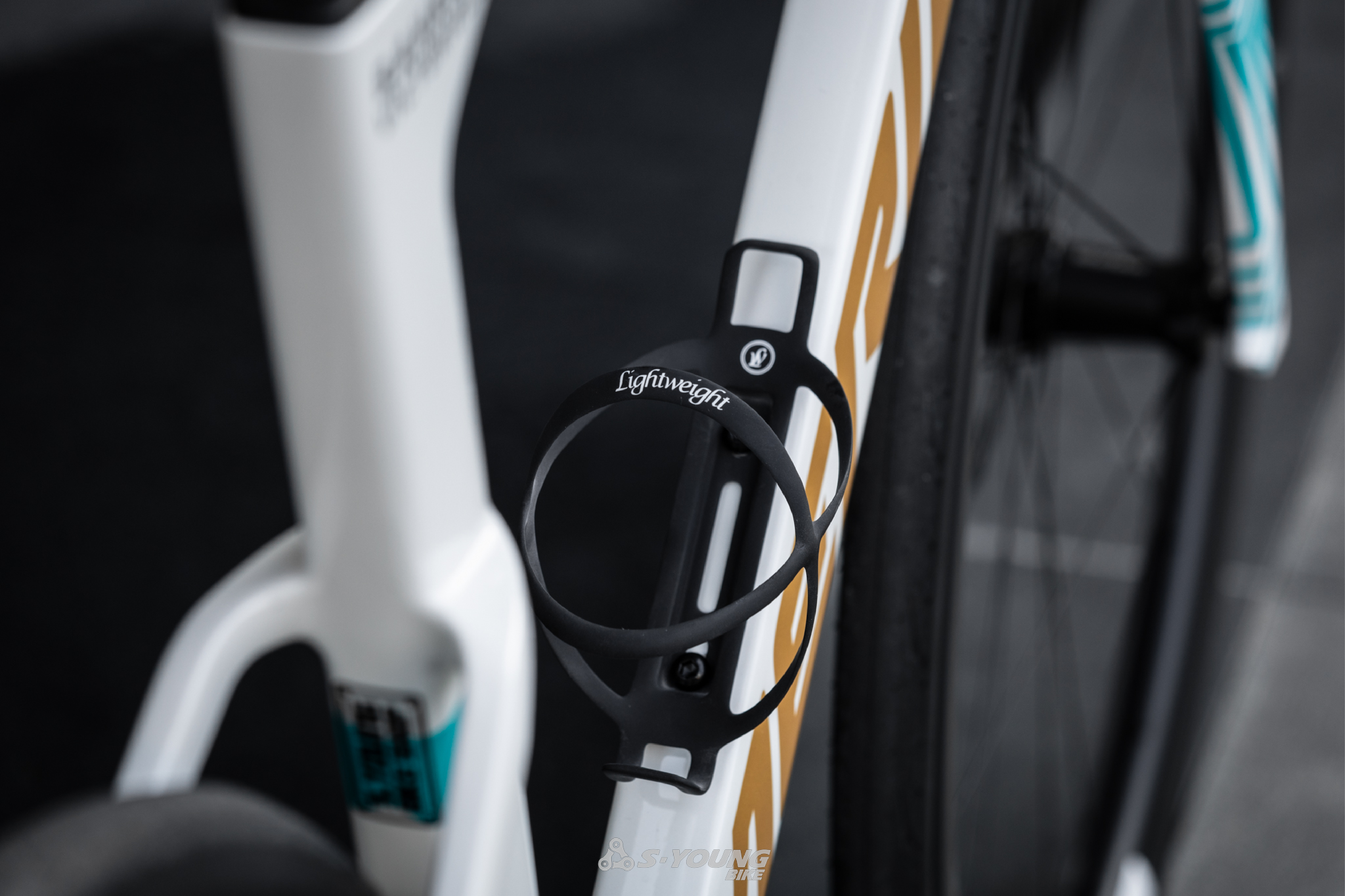 現貨【Lightweight】EDELHELFER 碳纖維超輕量水壺架（兩入組更優惠💰）