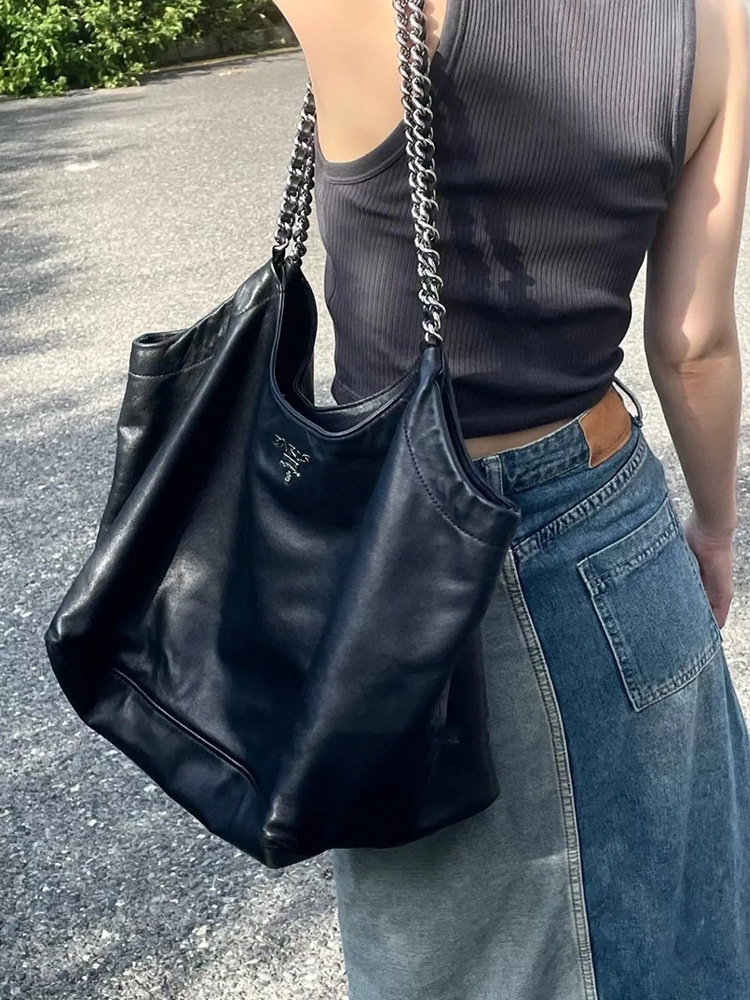 休閒復古 皮穿鍊牛皮大包(黑/鐵灰)