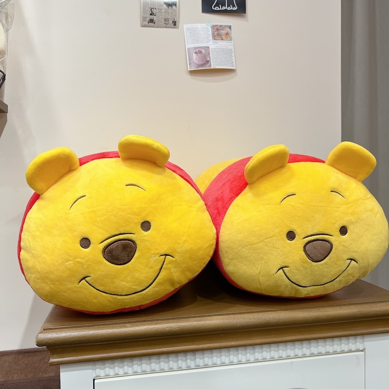 《12140》小熊維尼圓筒抱枕/靠墊/12吋