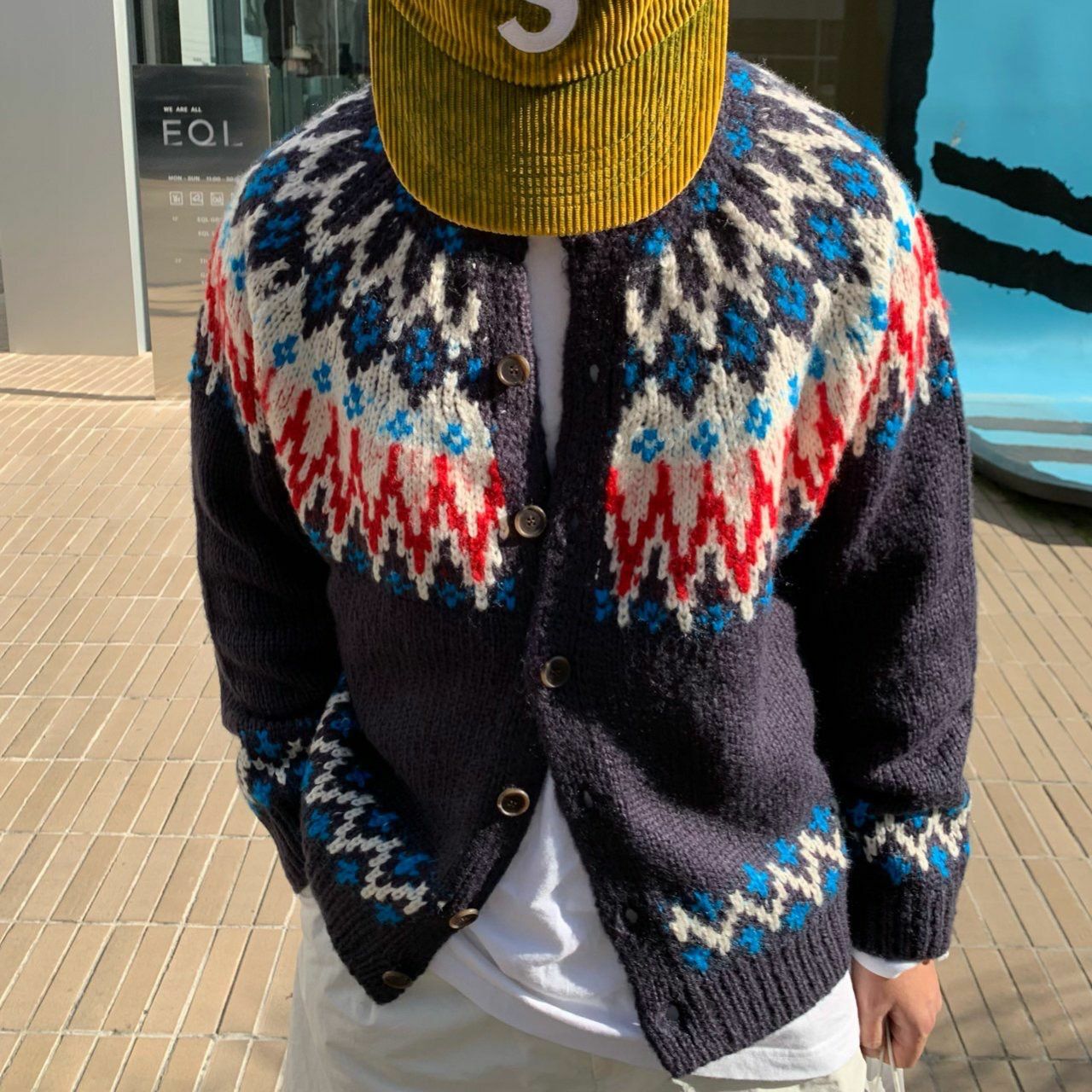 圓領民族花開胸針織外套 OREO-100JK