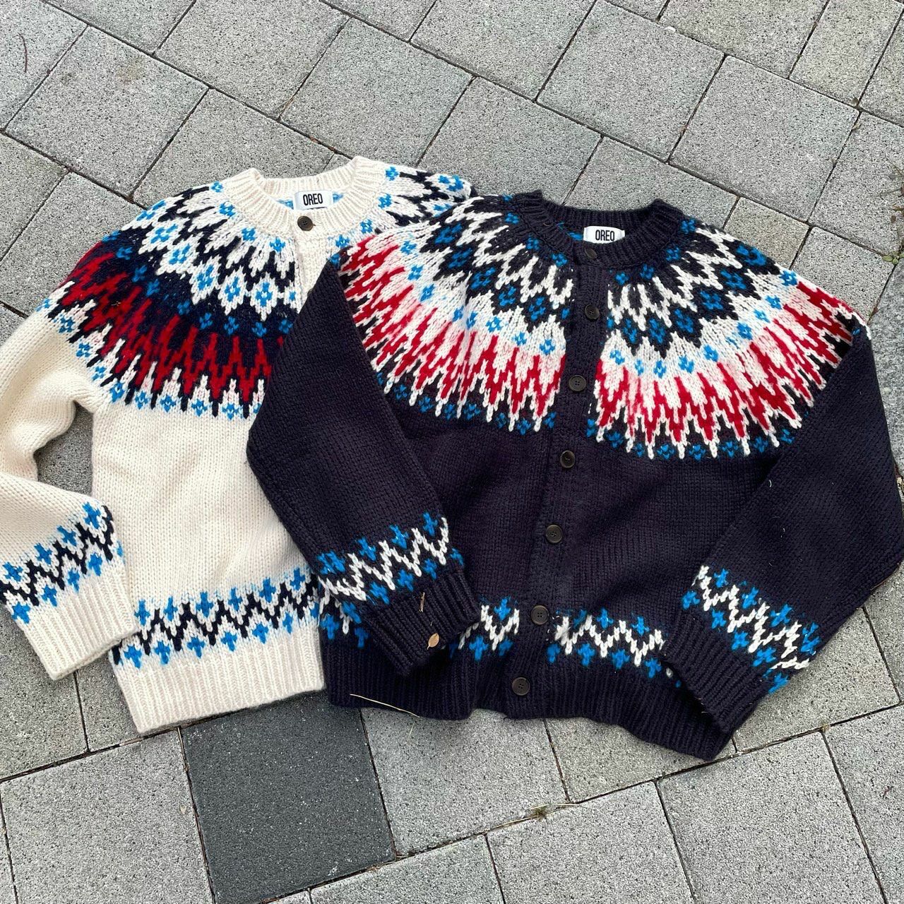 圓領民族花開胸針織外套 OREO-100JK